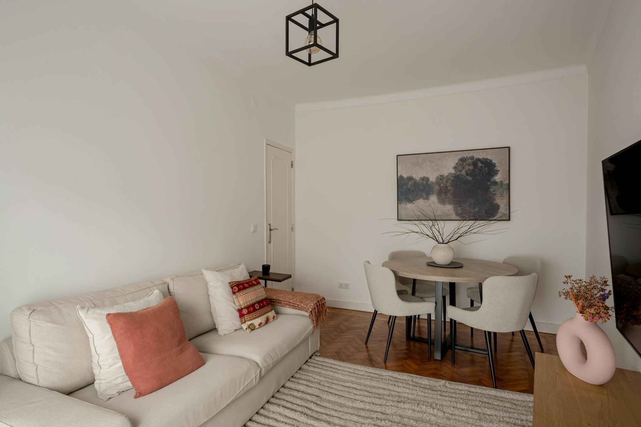 Rua Luís Teotónio Pereira, Almada preview