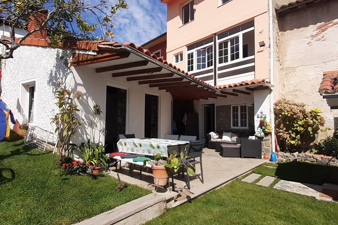 Huis te huur voor € 1.000.000 per maand in La Isla, Barrio El Horrón