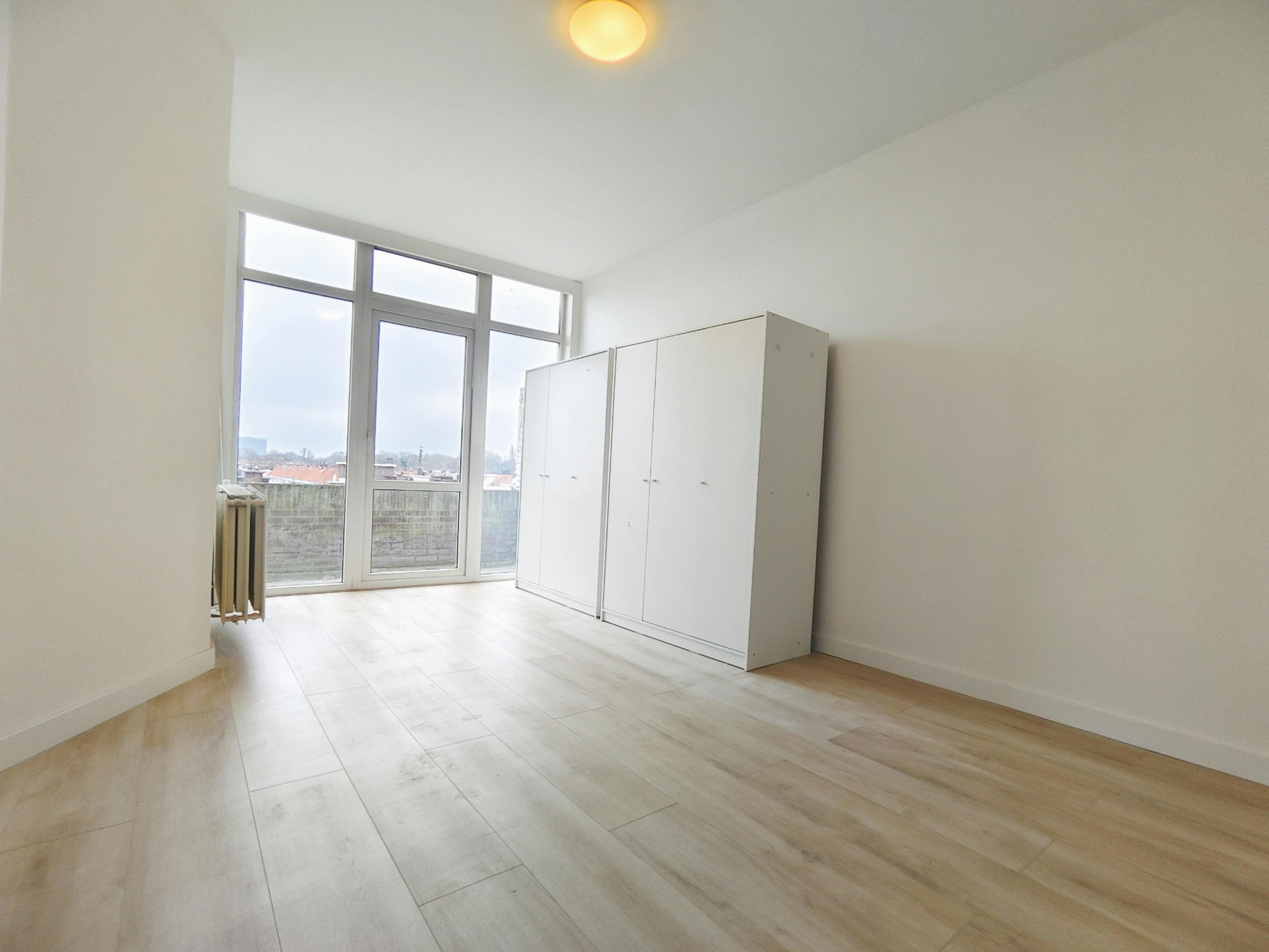 Apartment for rent for €2,100 per month in The Hague, Goeverneurlaan