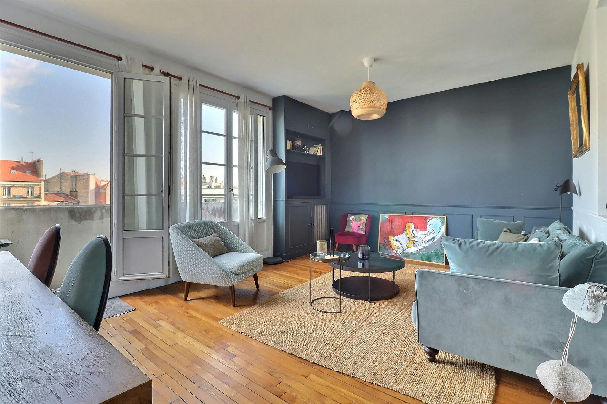 Apartment for rent for €2,700 per month in Montrouge, Rue Marcelin-Berthelot