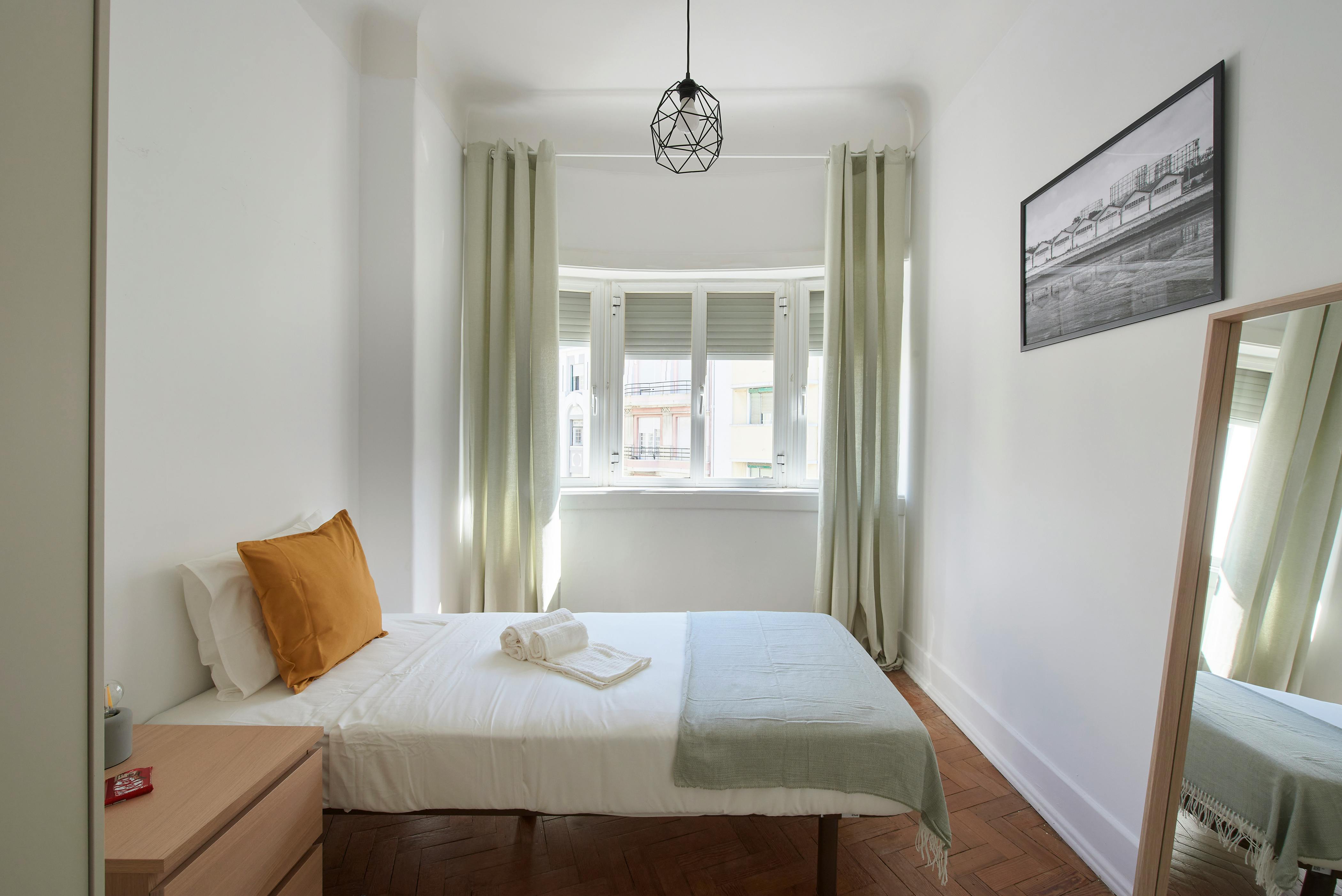 Rua do Forno do Tijolo, Lisbon preview