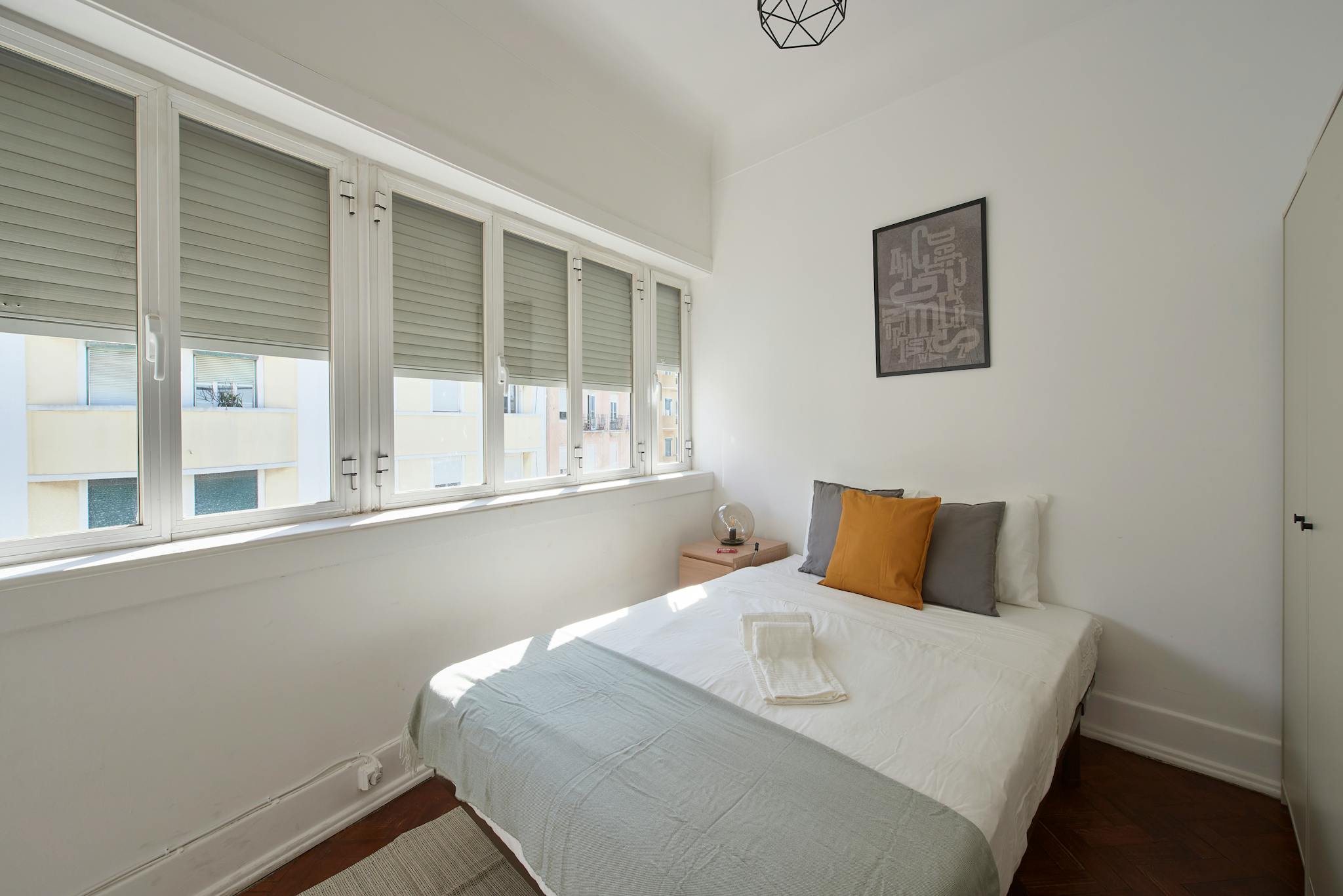 Rua do Forno do Tijolo, Lisbon preview