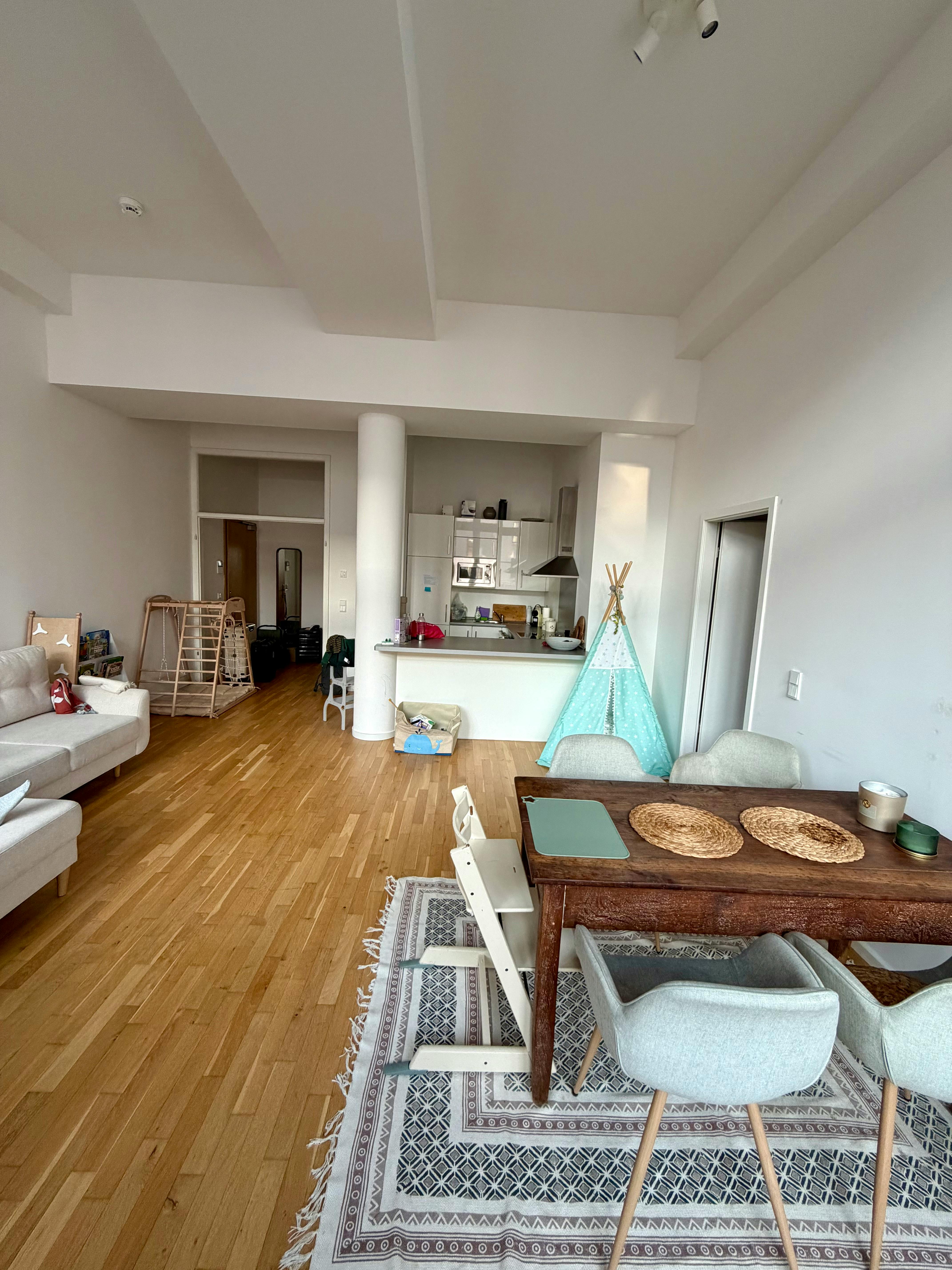 Apartment for rent for €1,600 per month in Berlin, Chausseestraße