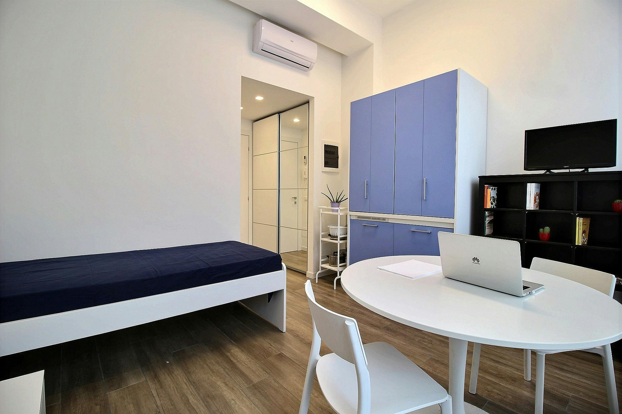 Студія за оренду для 900 EUR на місяць у Milan, Largo Vittorio Sereni