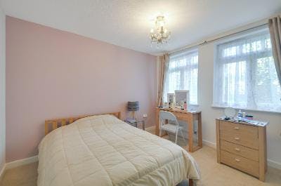 Wohnung zu mieten für 2.142 € pro Monat in Hounslow, Staines Road