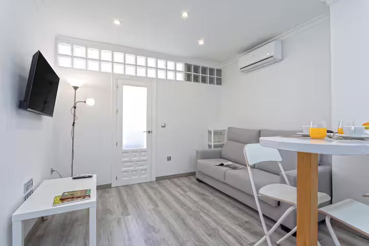 Appartement à louer pour 2 600 €/mois à Fuengirola, Calle Málaga