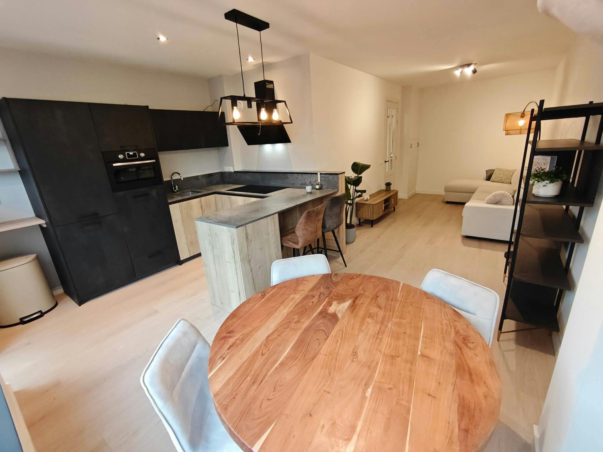 Apartment for rent for €2,550 per month in Rotterdam, Noorderhavenkade