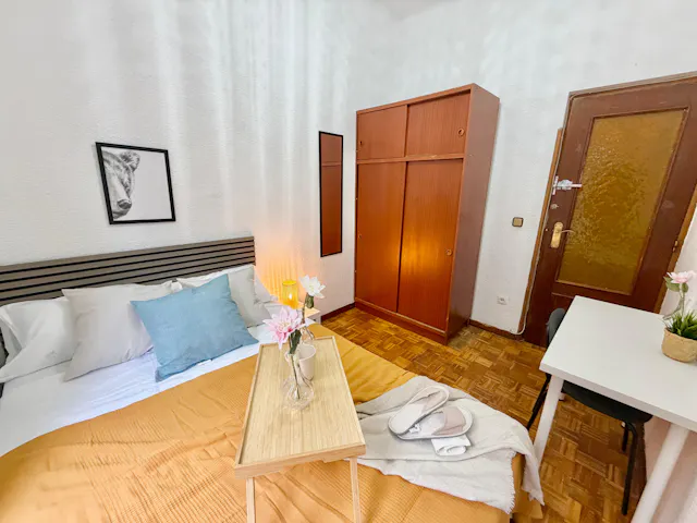 Shared room in Calle de Ramón Luján, Madrid (1693857) room image 1