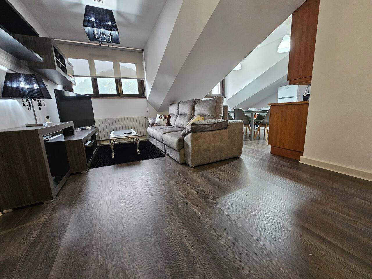 Huis te huur voor € 1.000.000 per maand in Cabañaquinta, Calle Ramón Campal