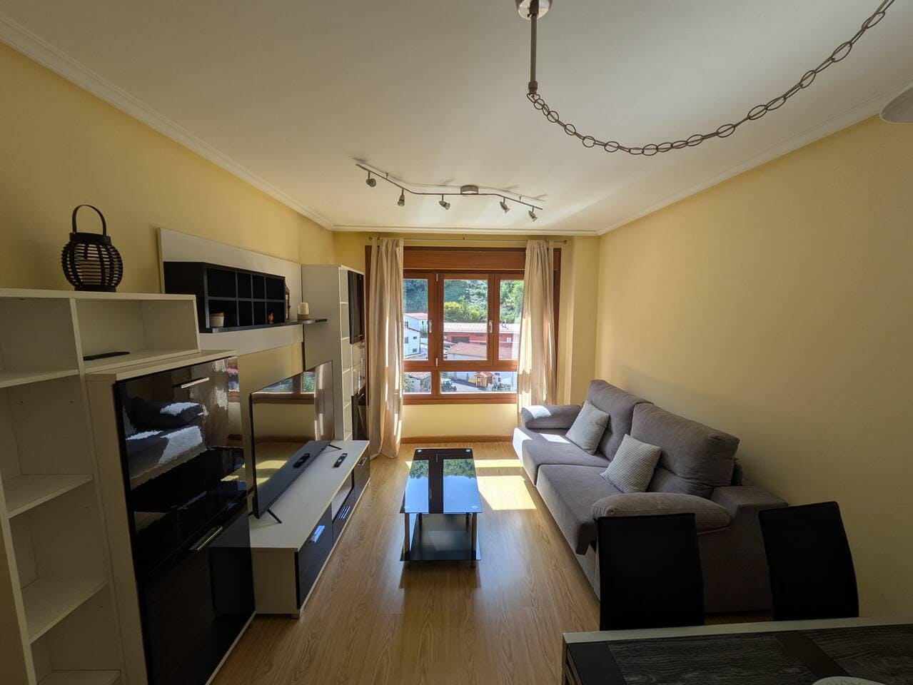 Huis te huur voor € 10.000 per maand in Felechosa, Lugar Felechosa Abajo