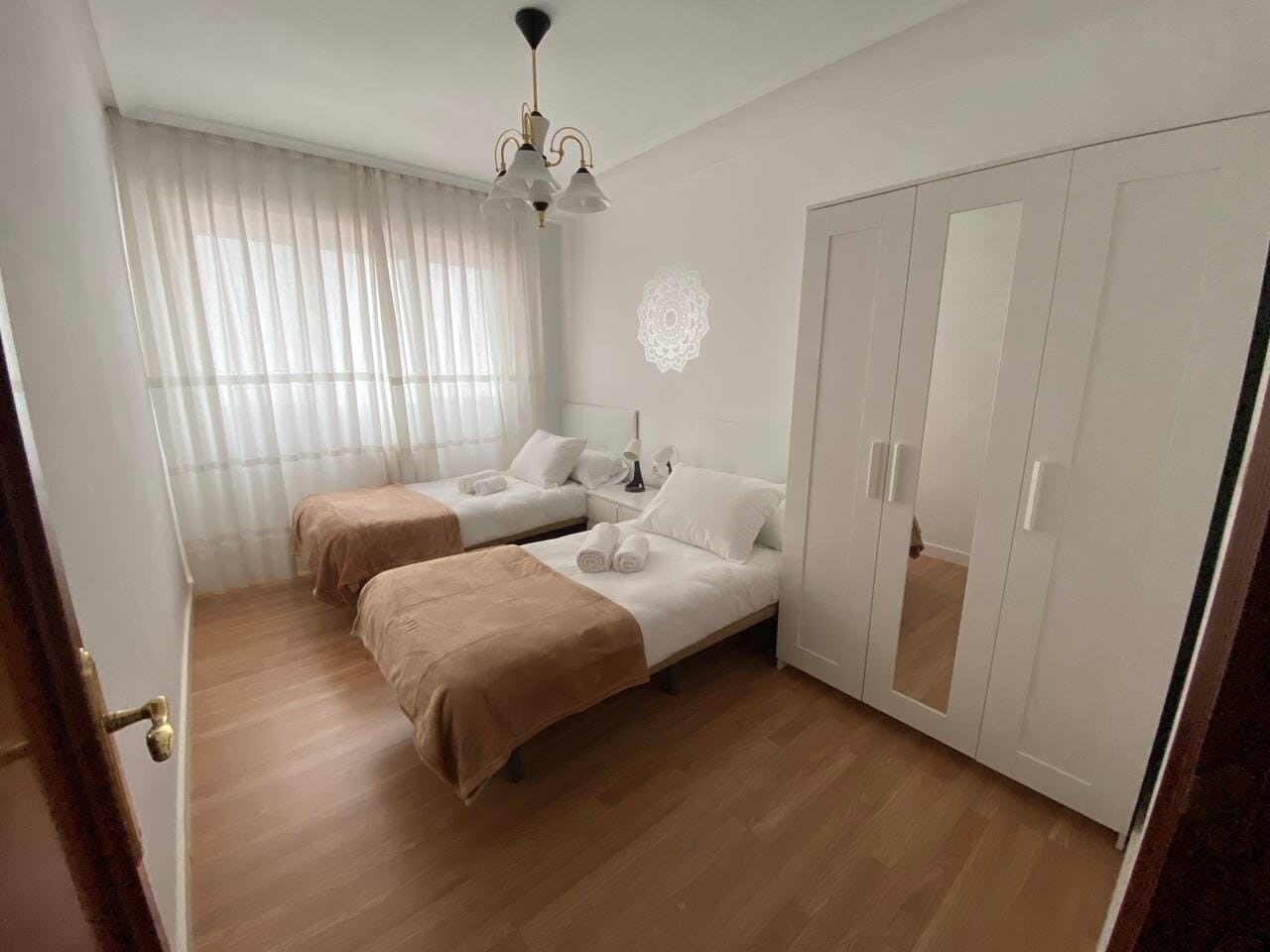 House for rent for €1,000,000 per month in Gijón, Avenida Schulz