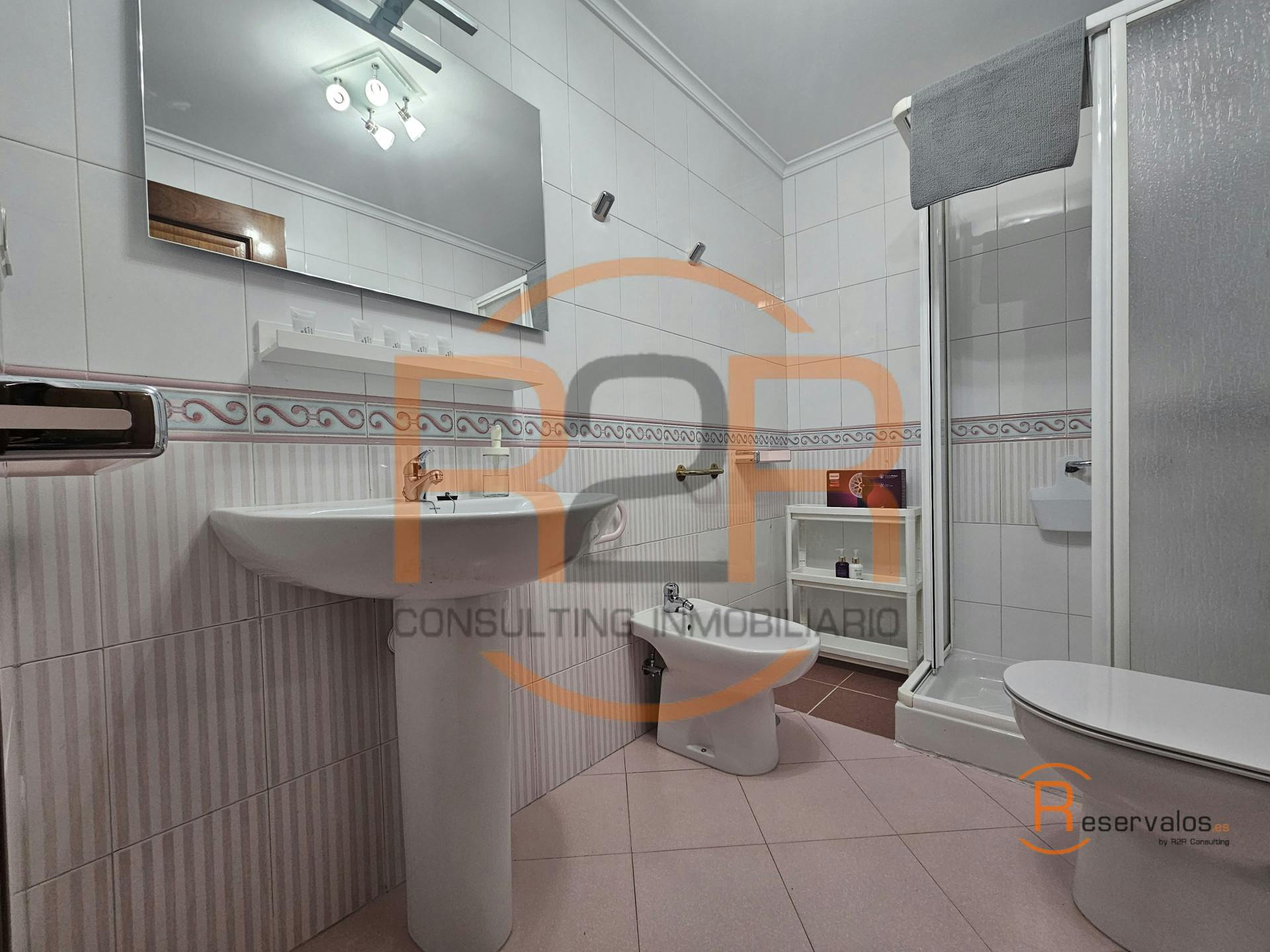 Casa para alugar por € 10.000 por mês em Gijón, Calle Caveda