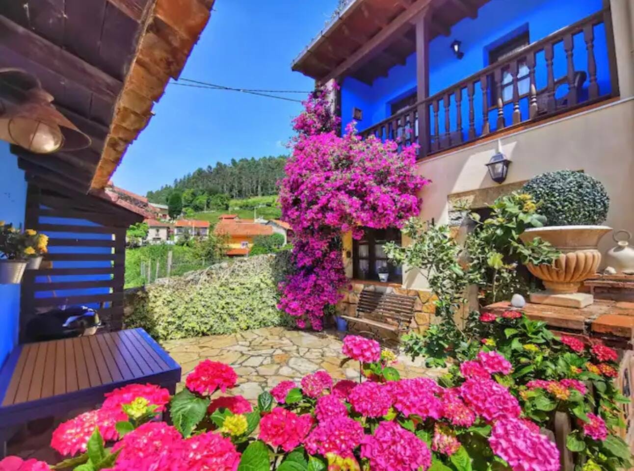 House for rent for €10,000 per month in Tresgrandas, Tresgrandas