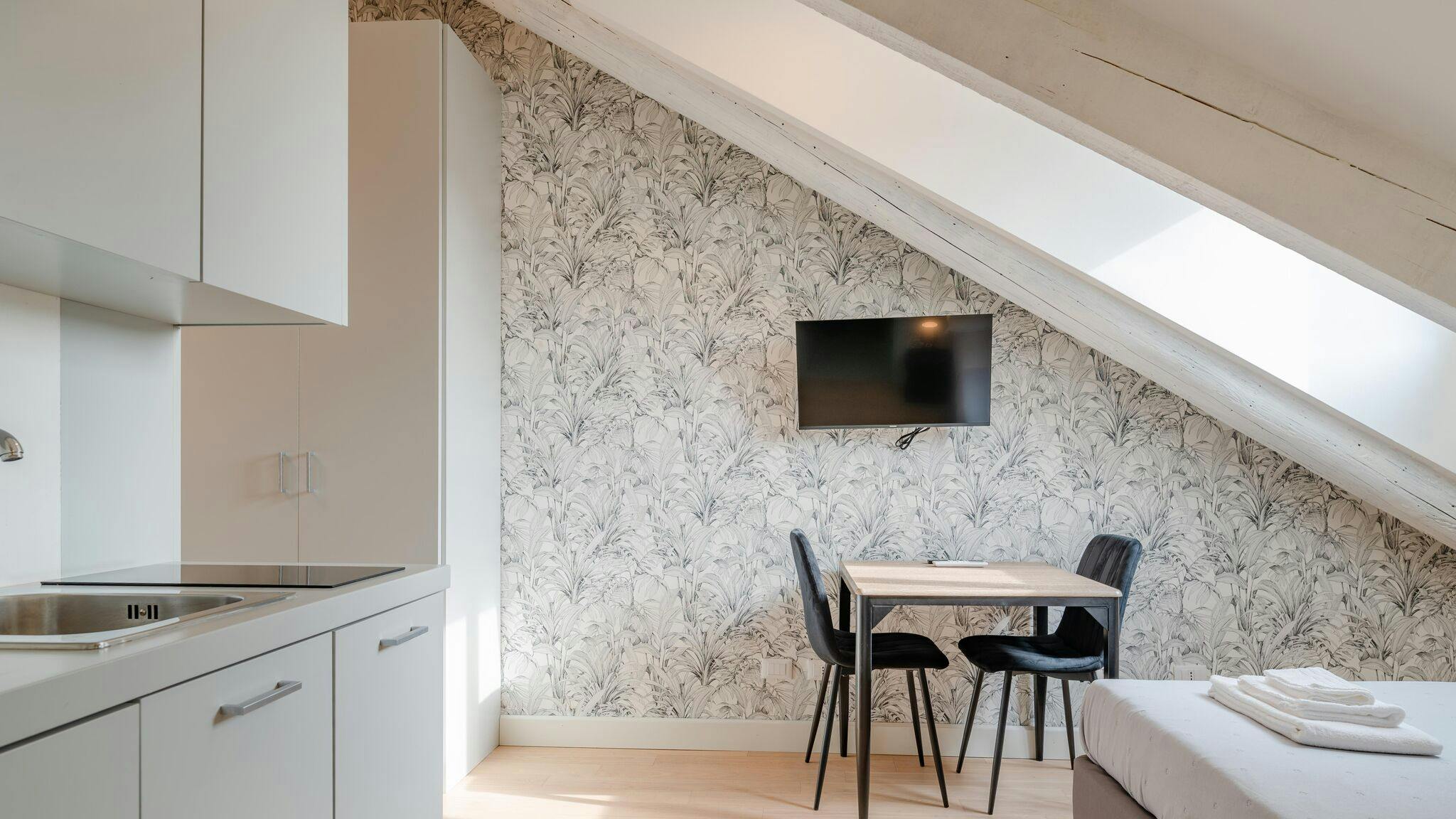 Studio for rent for €1 per month in Turin, Via XX Settembre