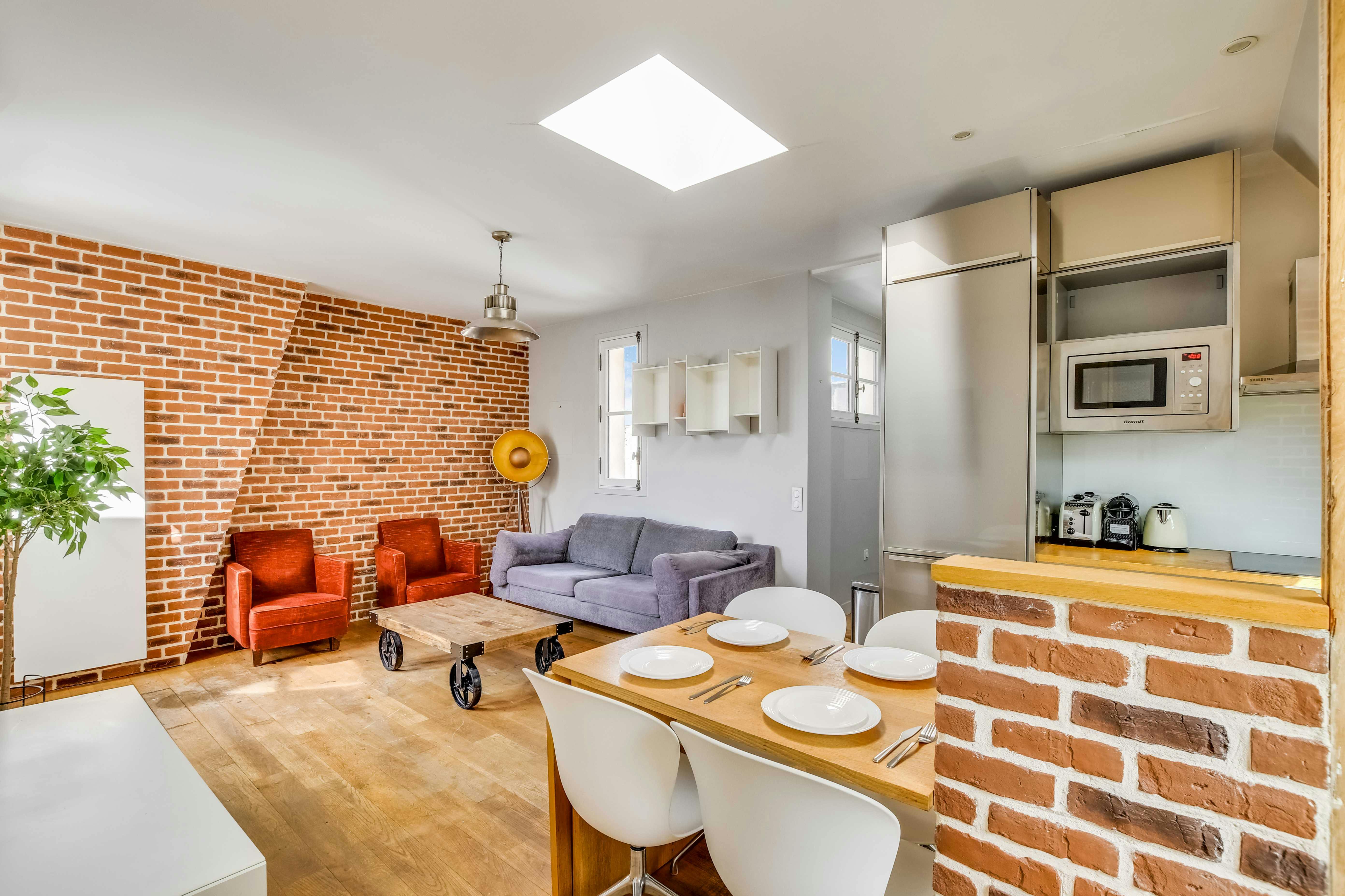 Rue des Petites Écuries, Paris preview