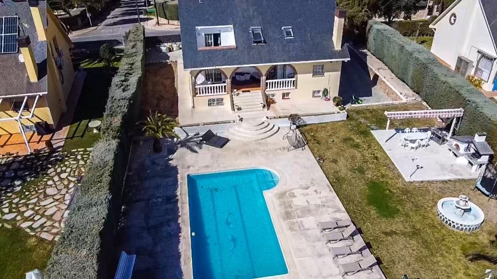 Habitación privada en alquiler por 750 € al mes en Villaviciosa de Odón, Calle Miño