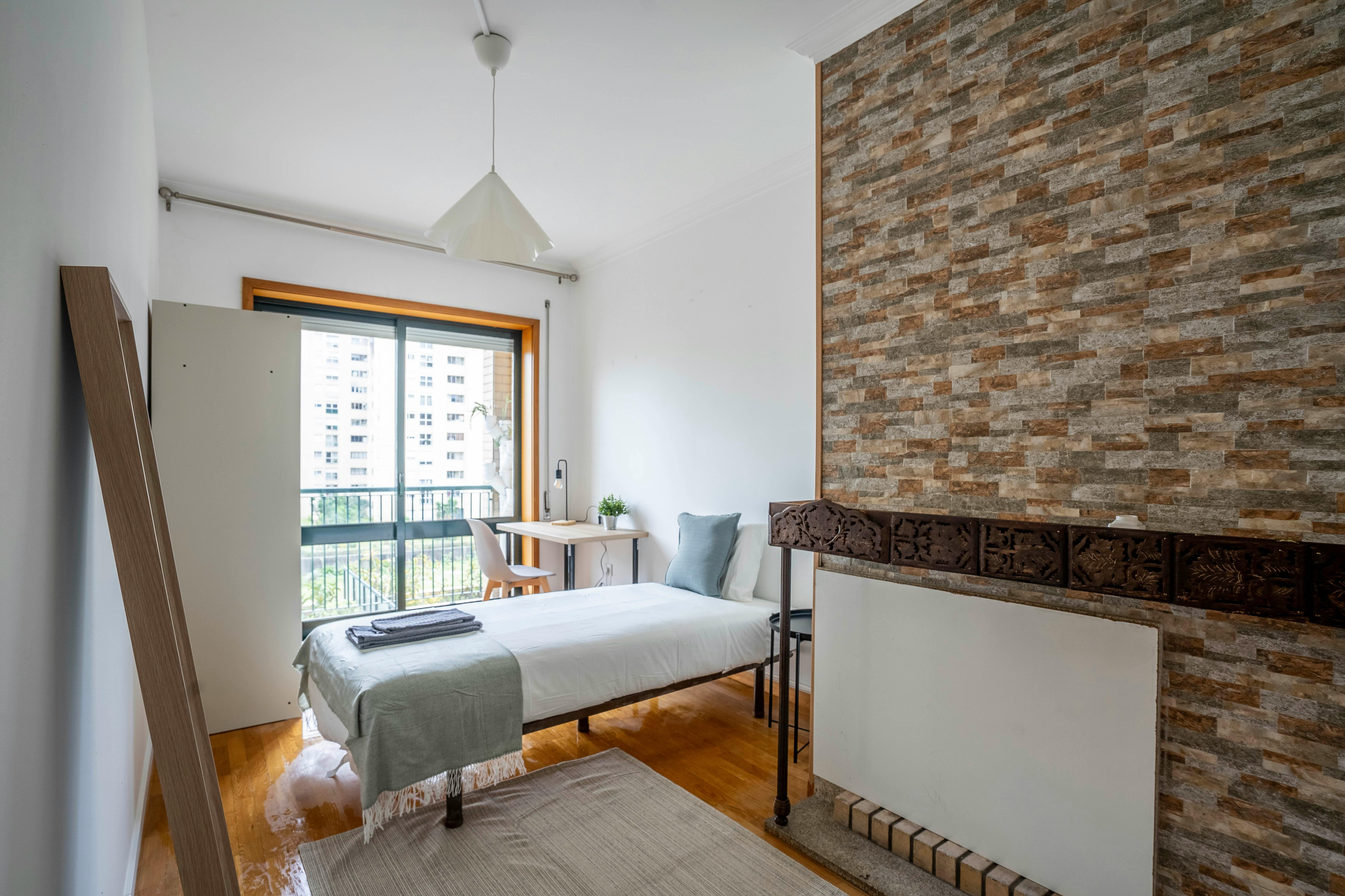 Private room for rent for €525 per month in Porto, Rua Professor Sousa Júnior