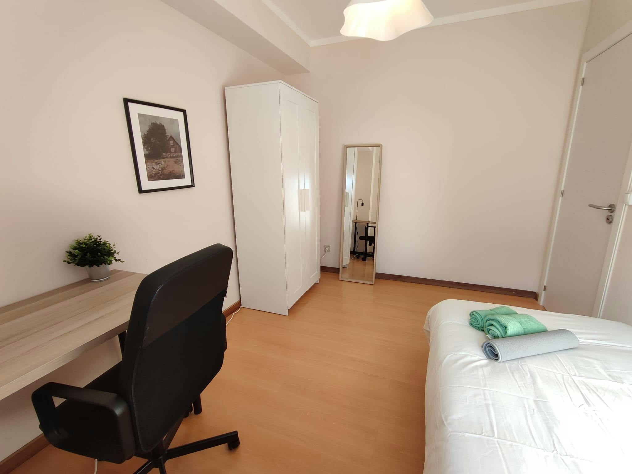 Private room for rent for €550 per month in Rio Tinto, Rua Damião de Góis