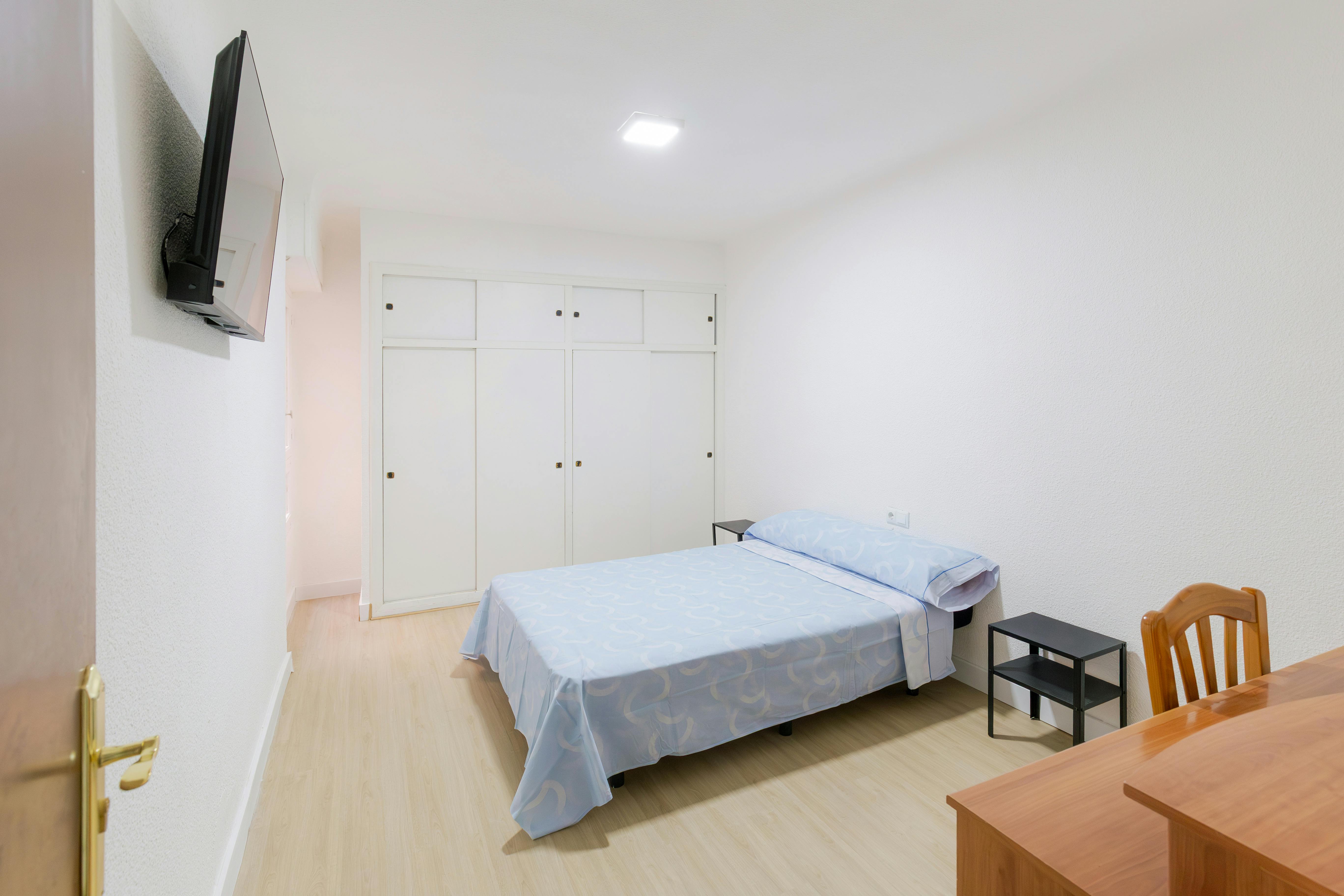 私人房间 正在以 €360 的月租出租，其位于 Elche, Carrer Mariano Luiña