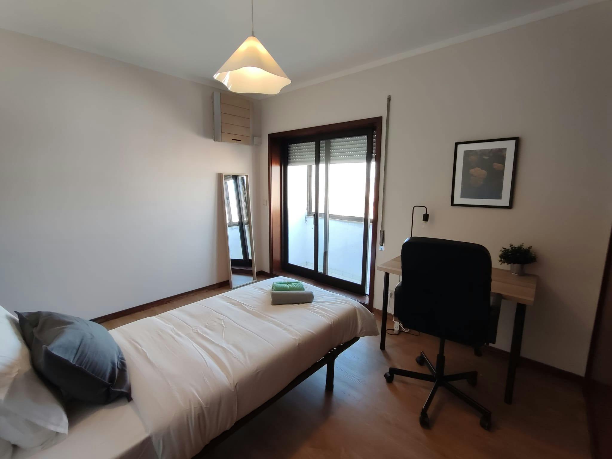 Private room for rent for €550 per month in Rio Tinto, Rua Damião de Góis