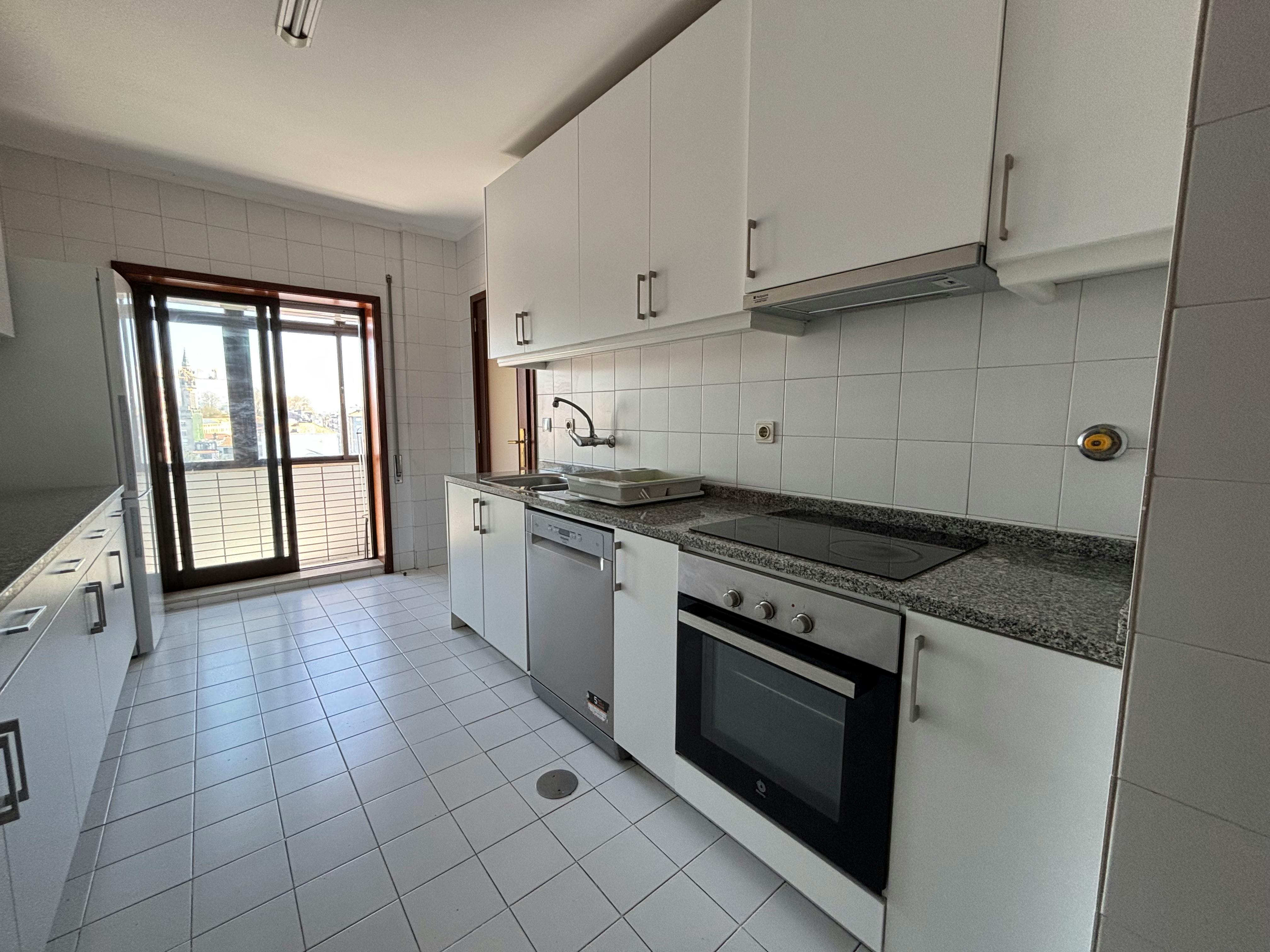 Single room Rio Tinto, 1 bed, 12m² — photo 13