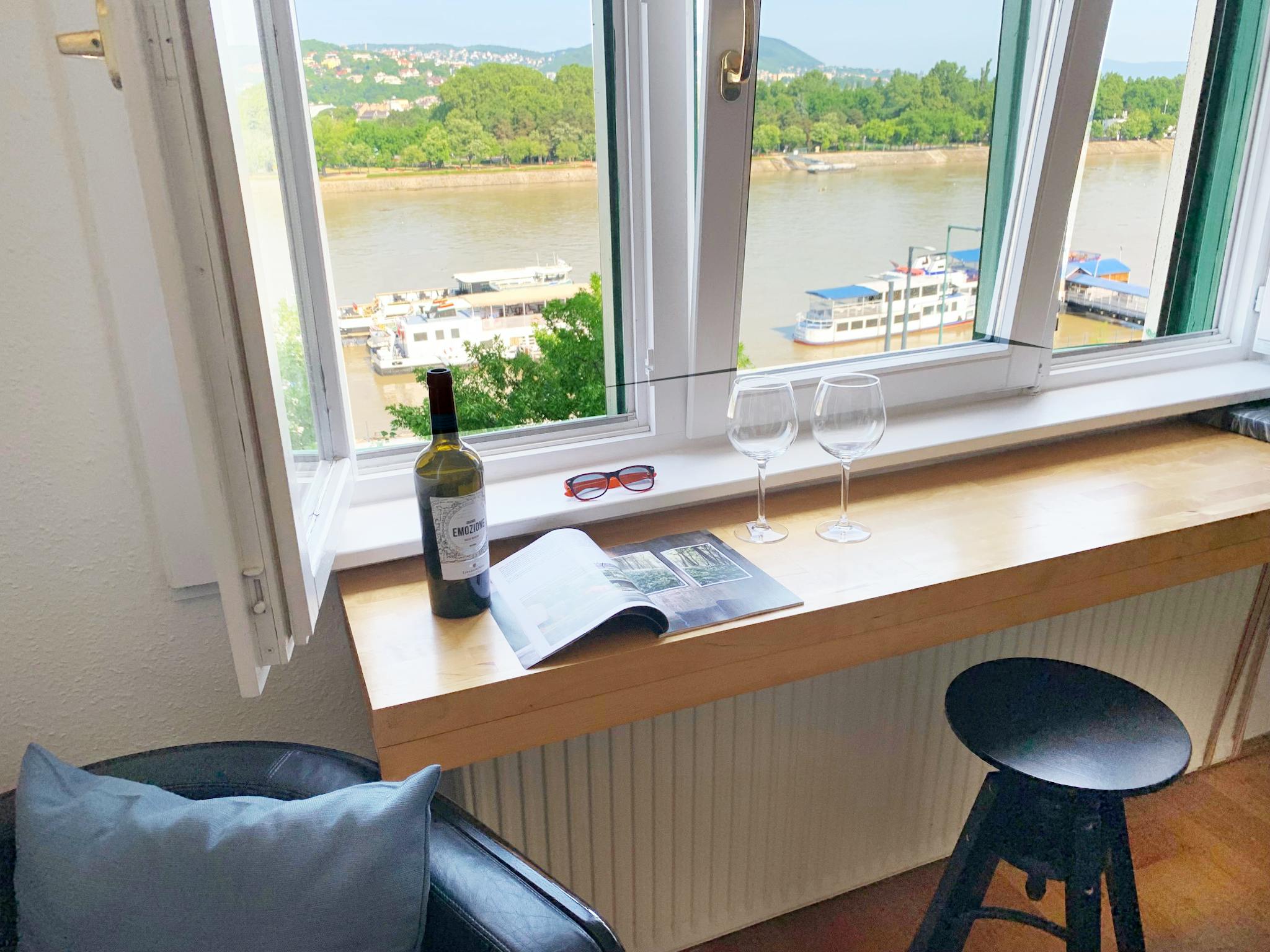 Radnóti Miklós utca, Budapest preview