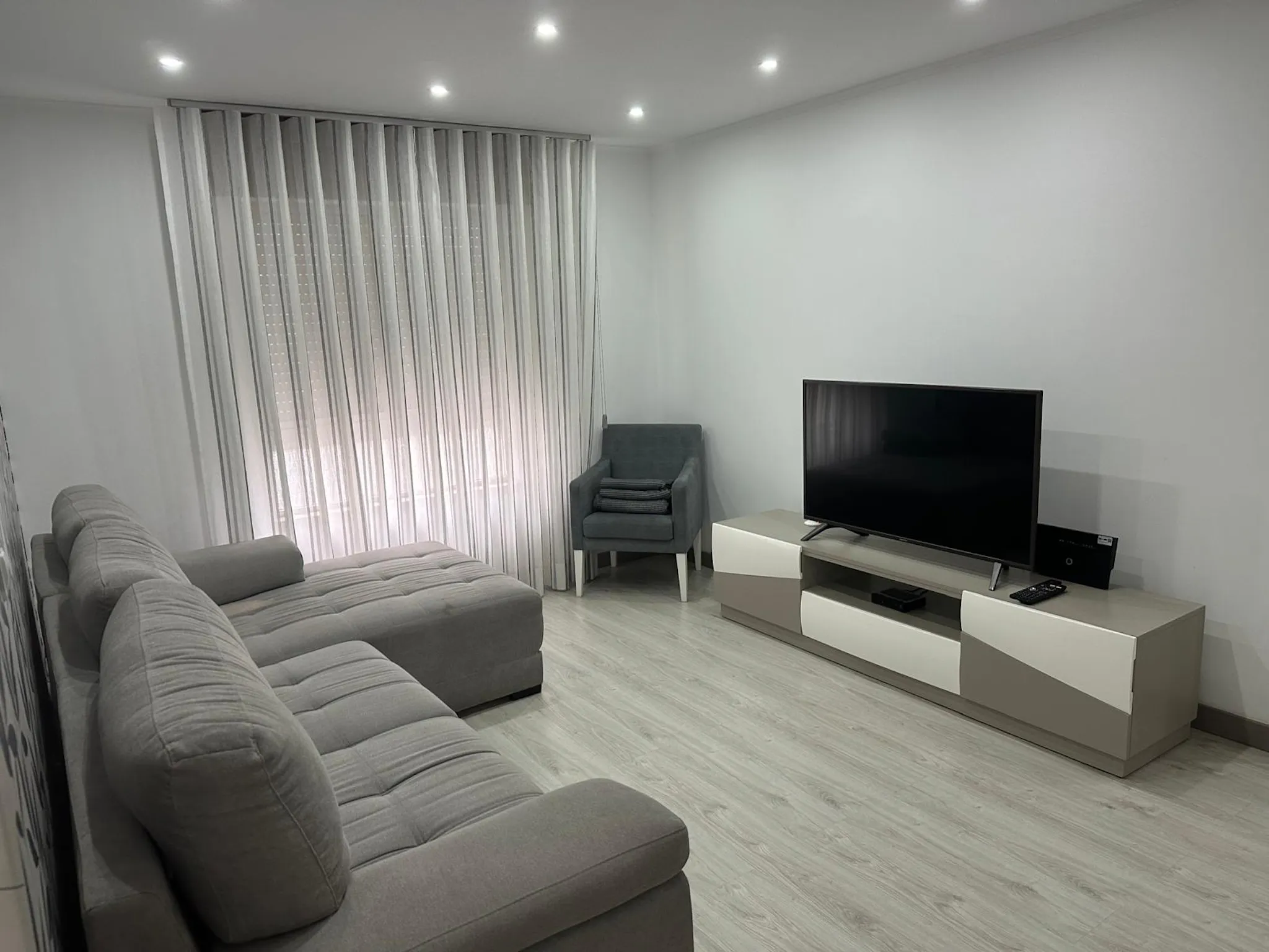 Rua Maria Amália Vaz de Carvalho, Santo António dos Cavaleiros preview