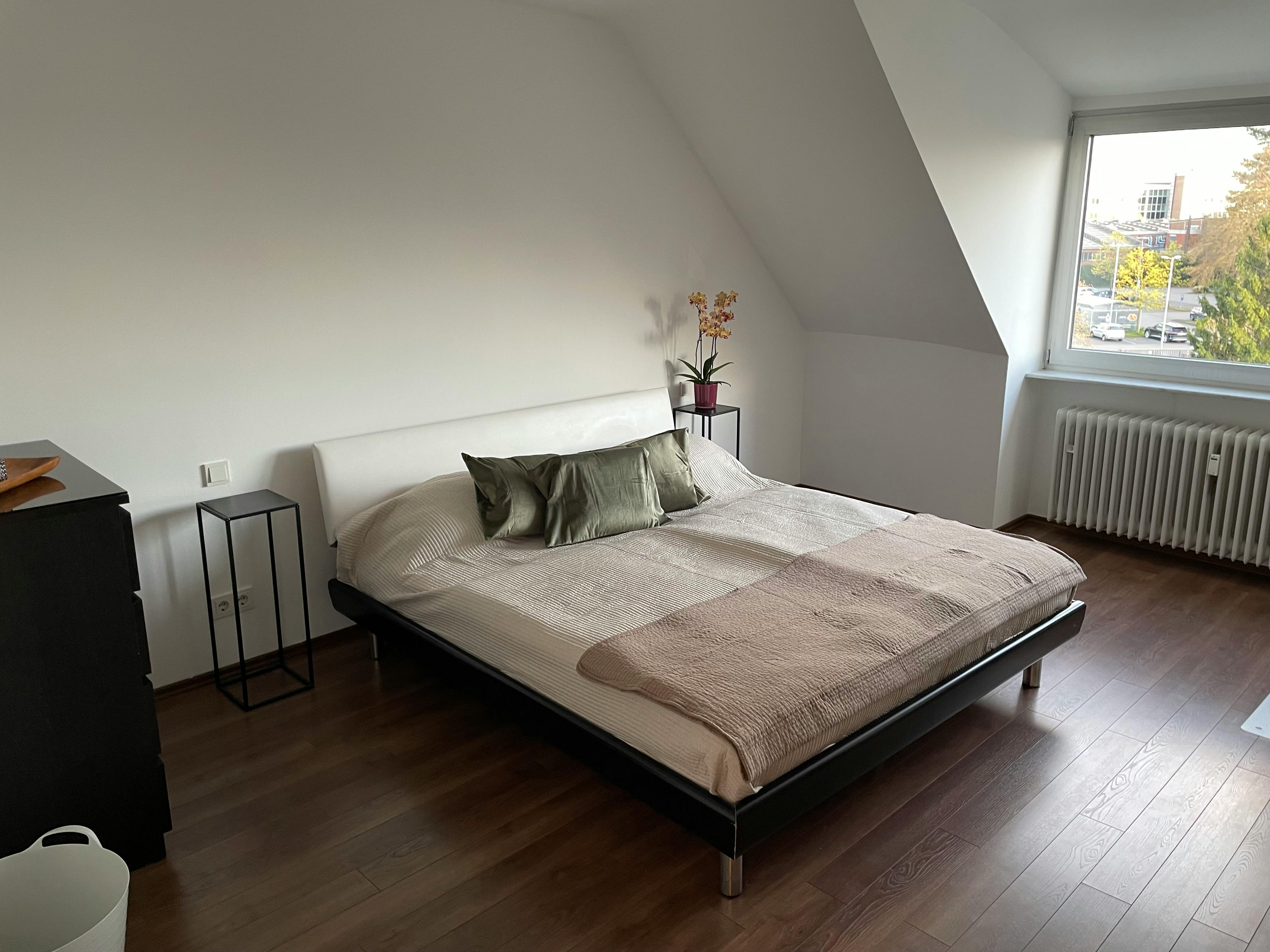 Heerdter Landstraße, Düsseldorf preview