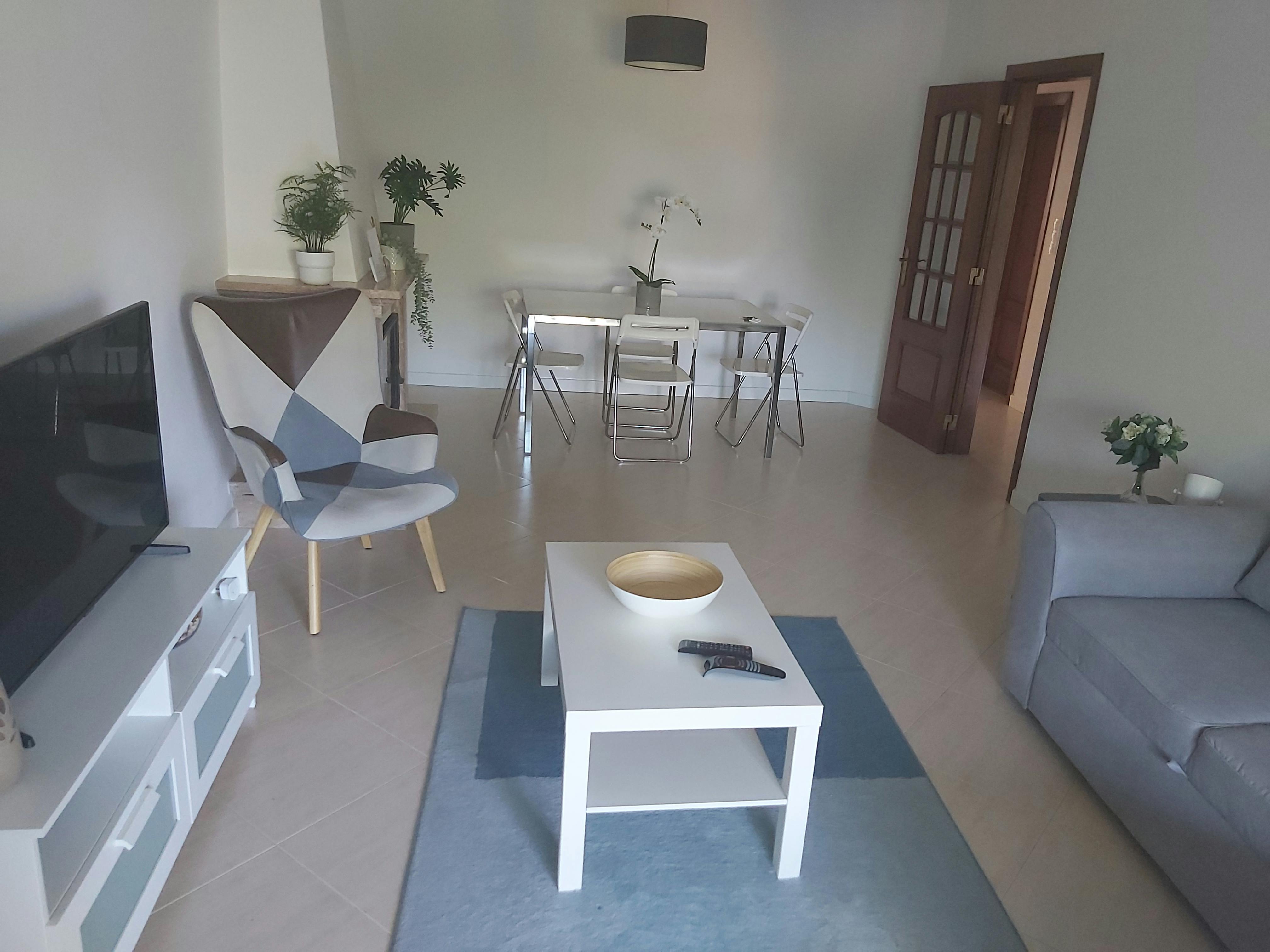 Apartment for rent for €1,650 per month in Queluz, Rua José Saramago