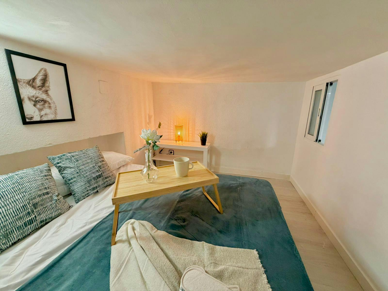 Shared room for rent for €389 per month in Madrid, Calle de Hortaleza