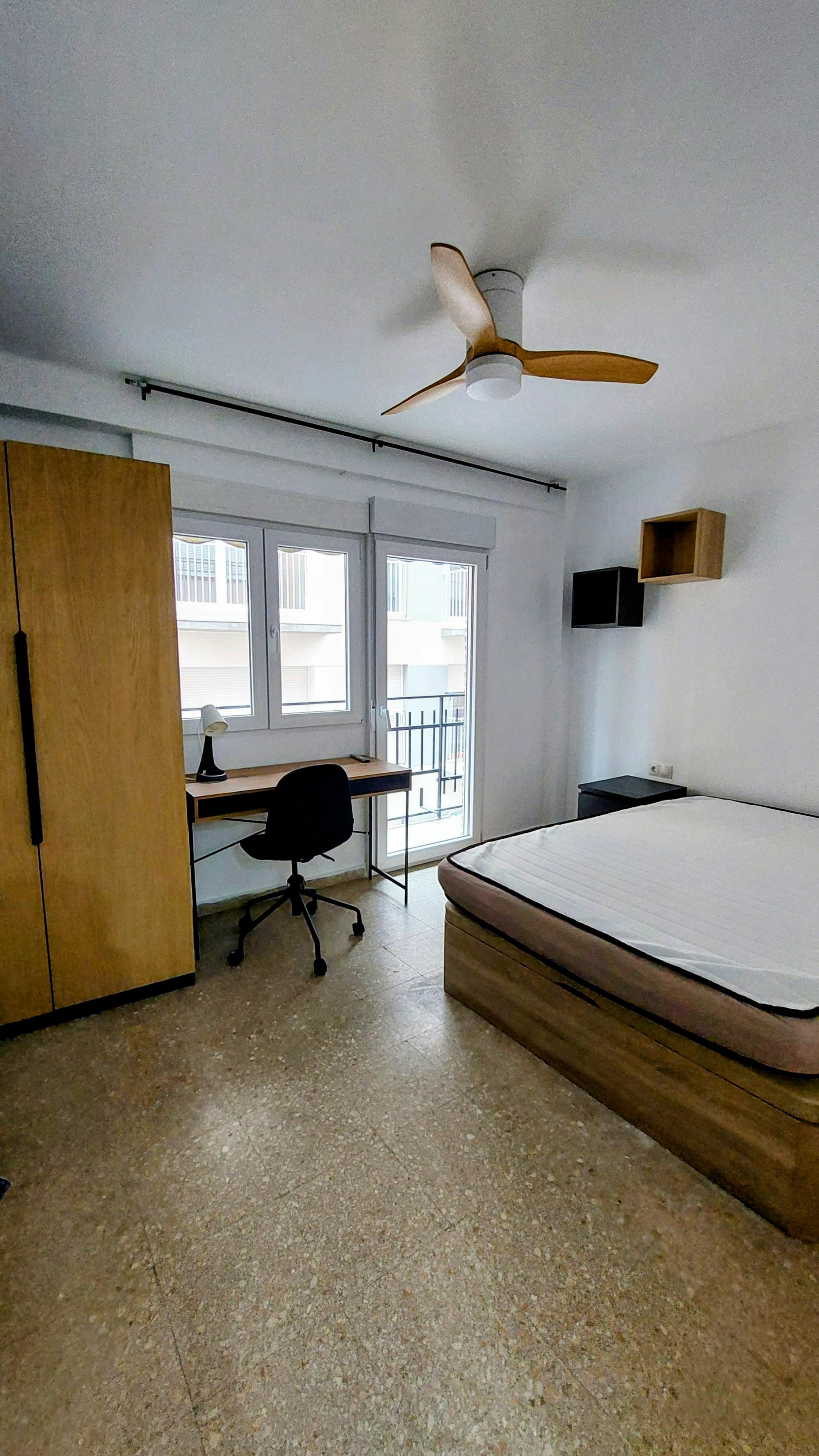 Private room for rent for €500 per month in Valencia, Carrer de Francesc Baldomar