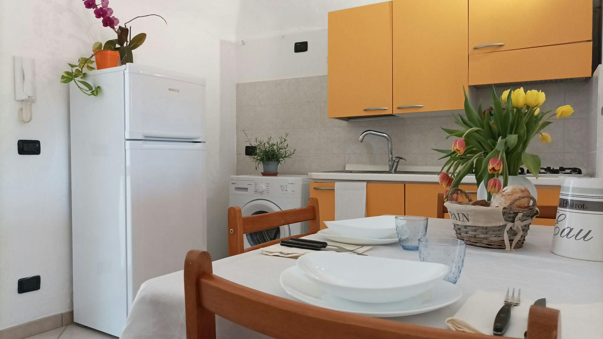 Studio for rent for €1 per month in Biella, Via Federico Rosazza