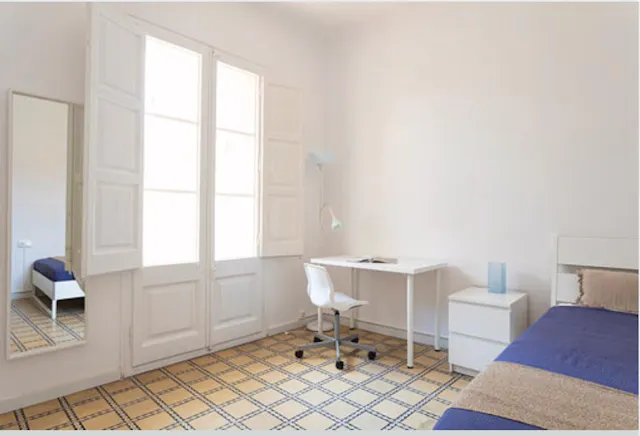 Private room in Carrer de Gombau, Barcelona (1694628) room image 2