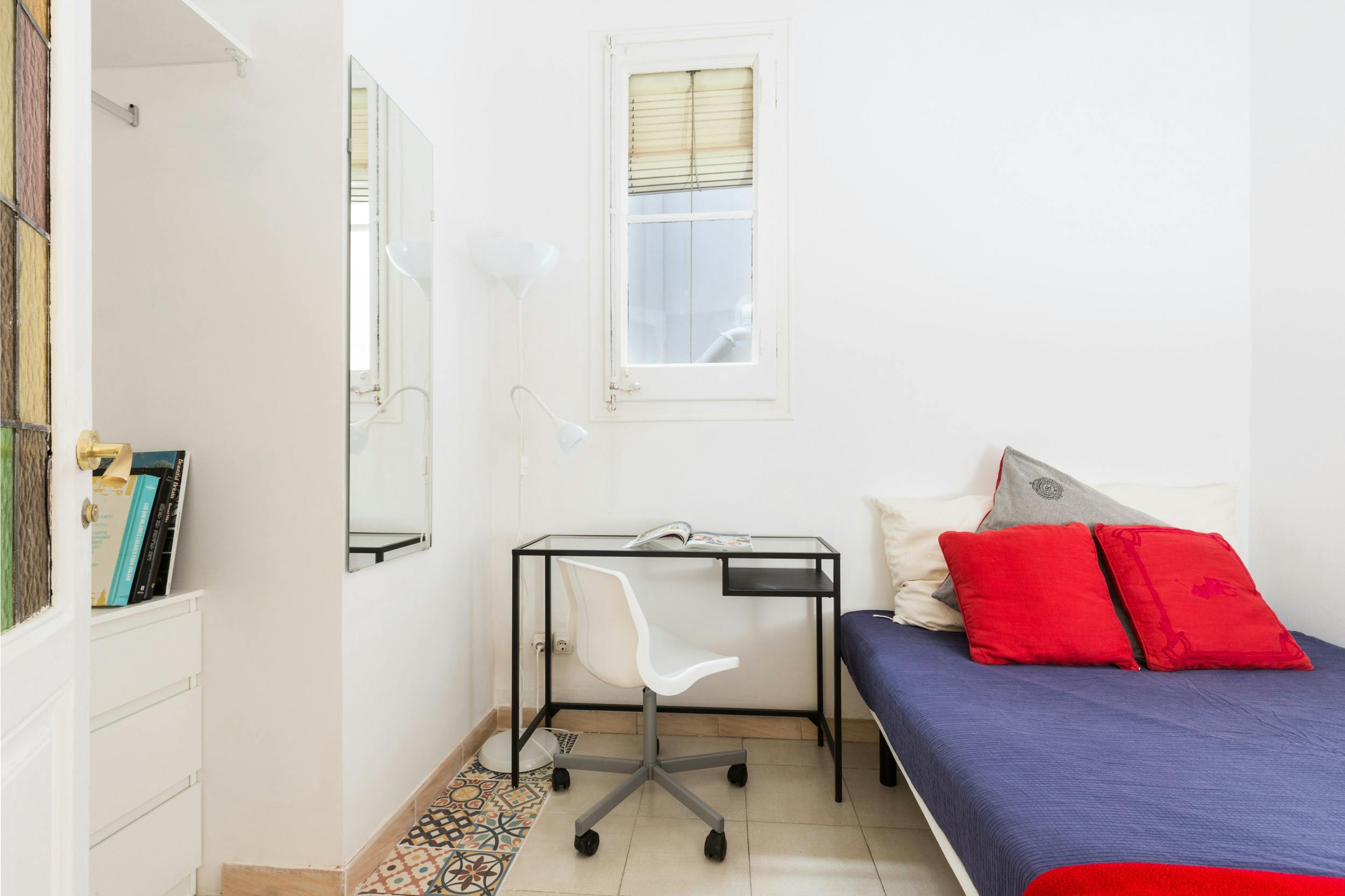 Single room Barcelona, 1 bed, 7m² — photo 1