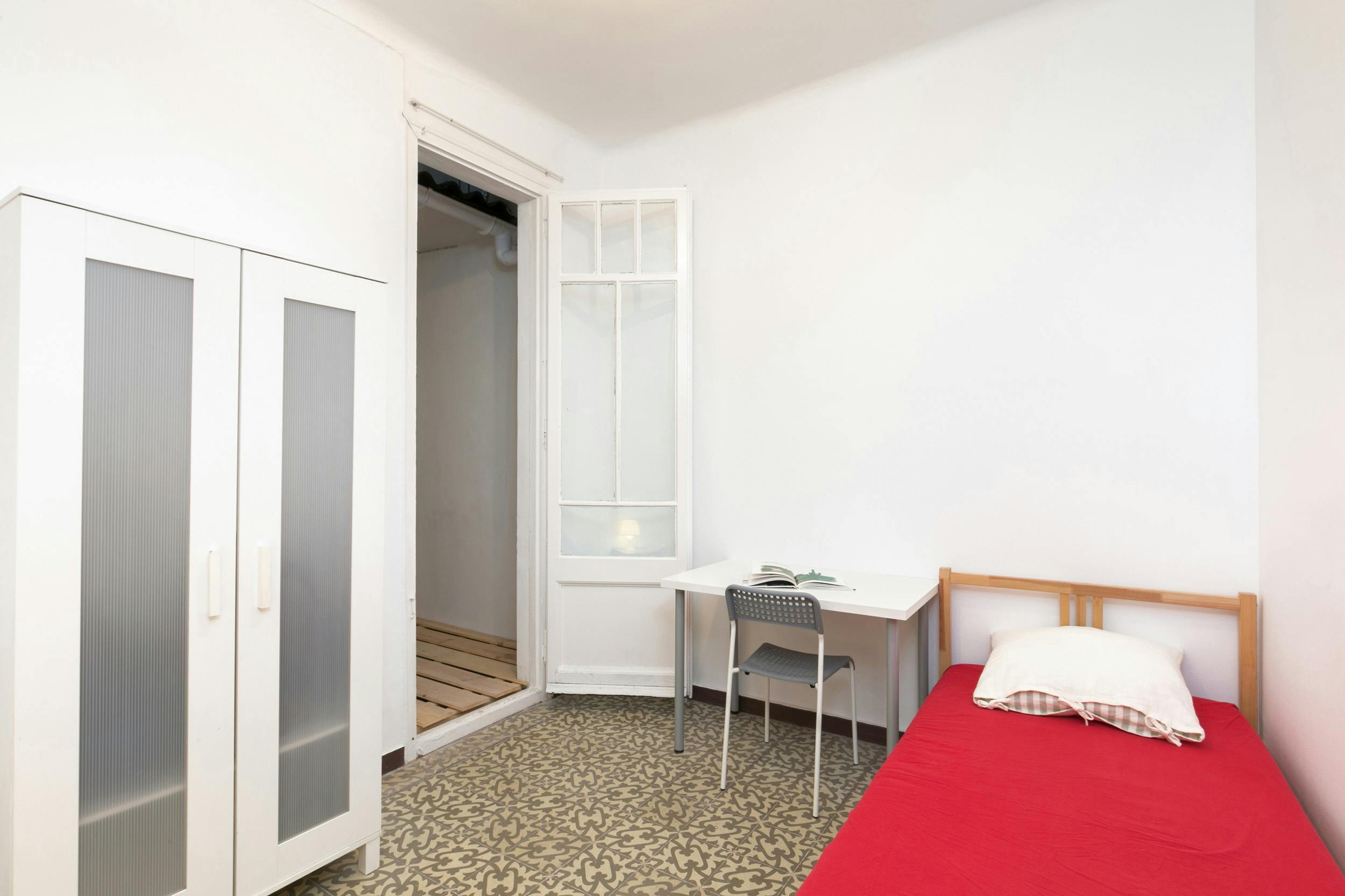 Single room Barcelona, 1 bed, 7m² — photo 1