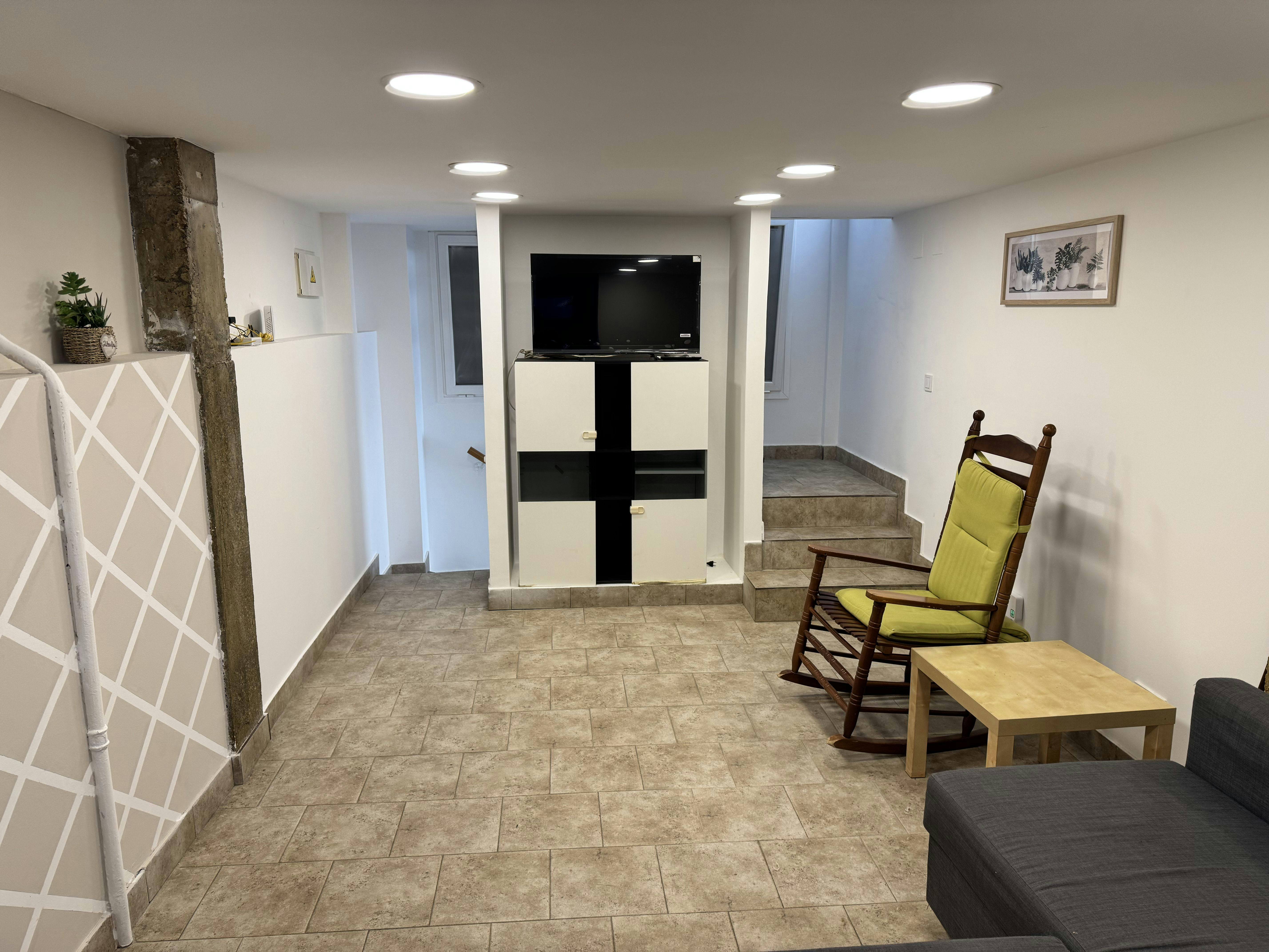 Apartment for rent for €1,550 per month in Madrid, Calle de José Arcones Gil