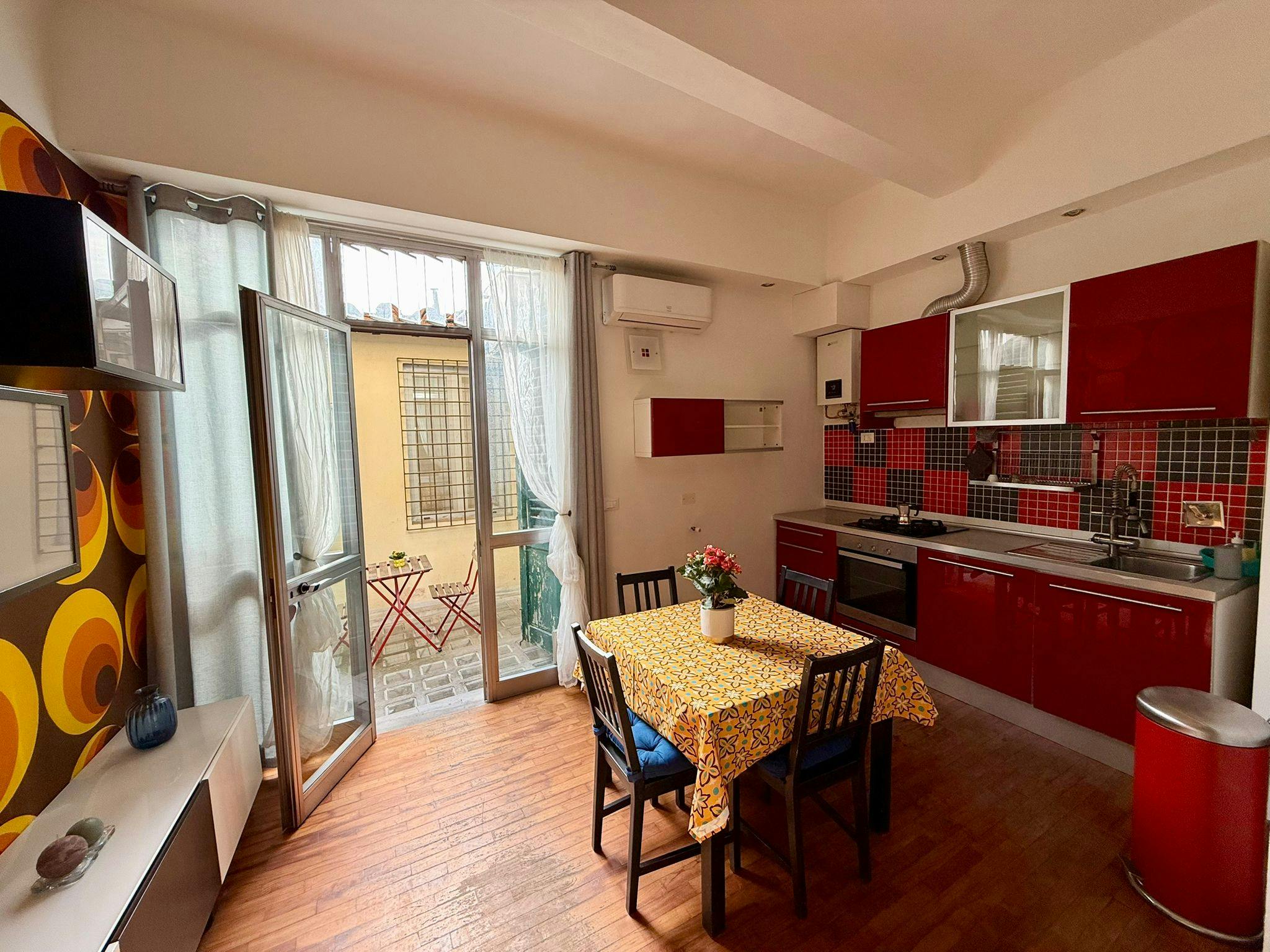 Studio for rent for €1,300 per month in Florence, Via Ghibellina