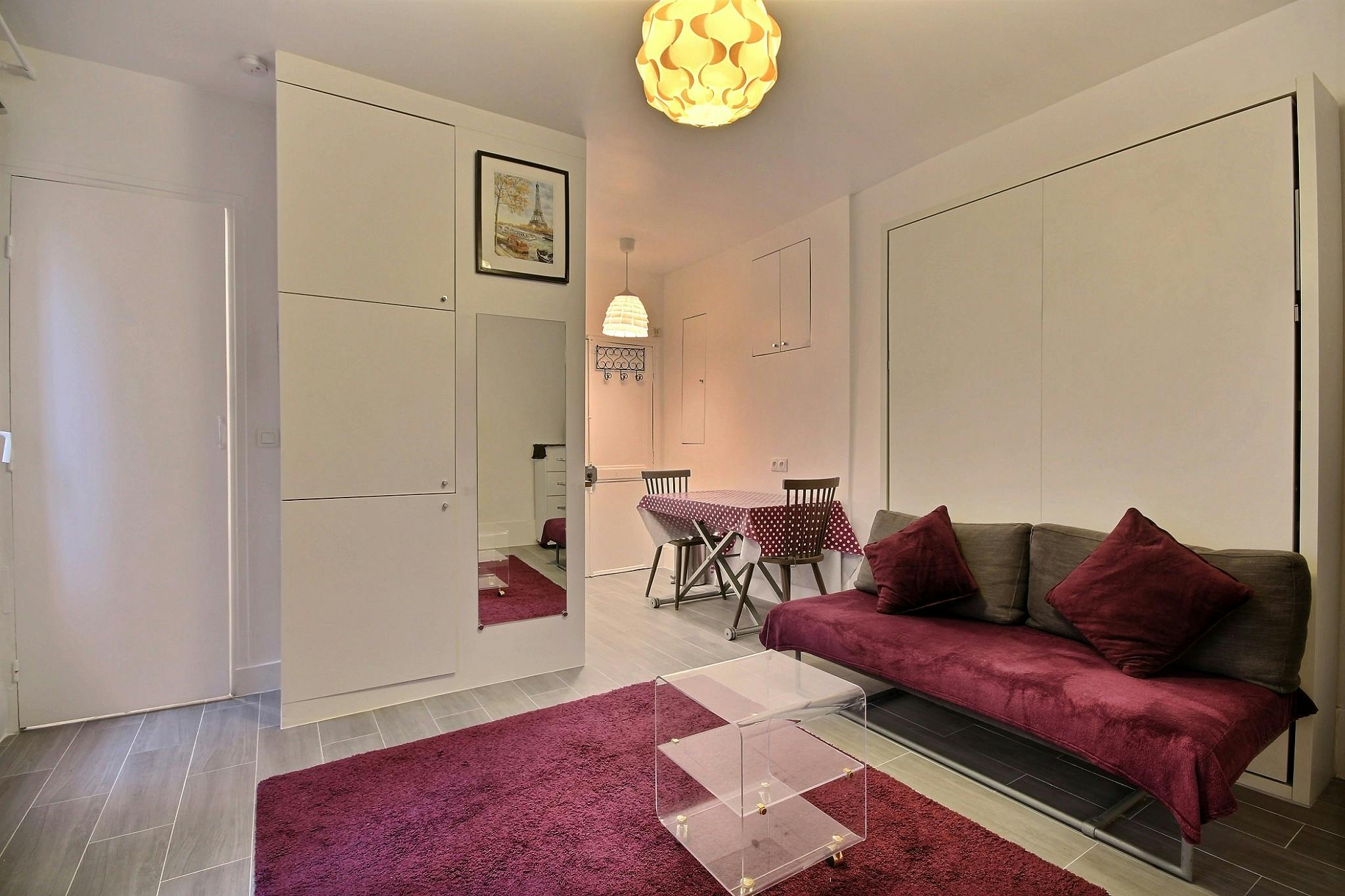 Studio for rent for €1,278 per month in Paris, Rue Durantin