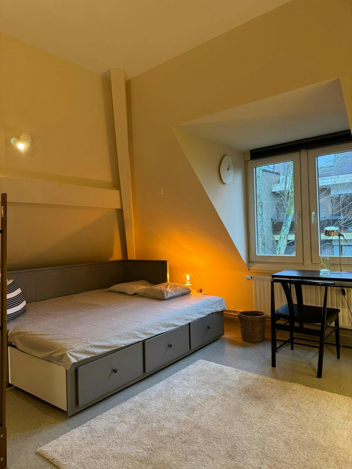 私人房间 正在以 €500 的月租出租，其位于 Uccle, Avenue Van Bever