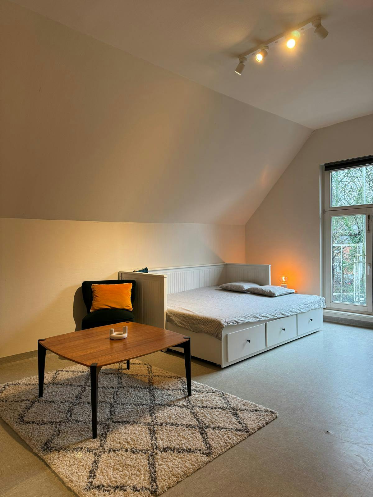 私人房间 正在以 €500 的月租出租，其位于 Uccle, Avenue Van Bever