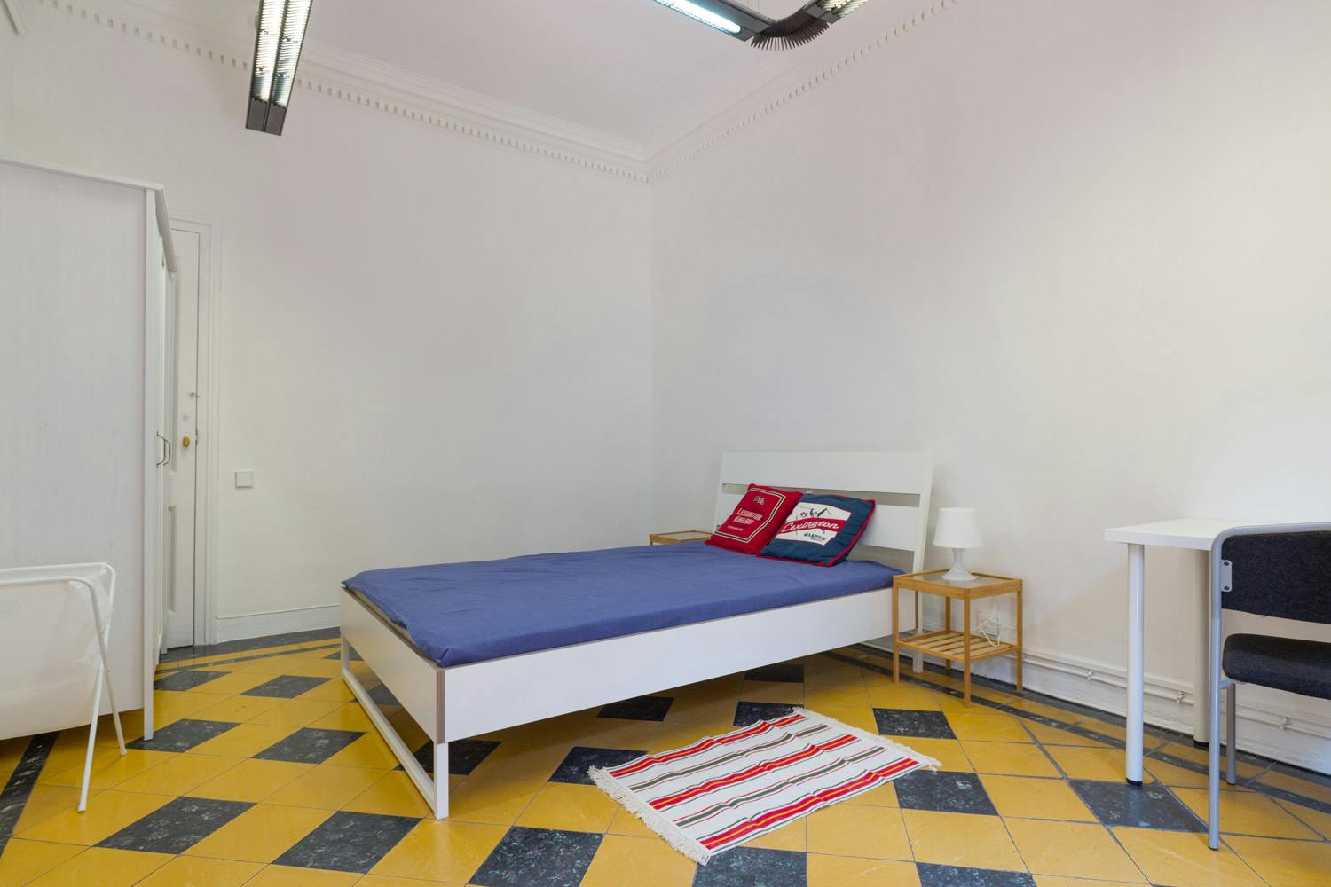 Single room Barcelona, 1 bed, 12m² — photo 1