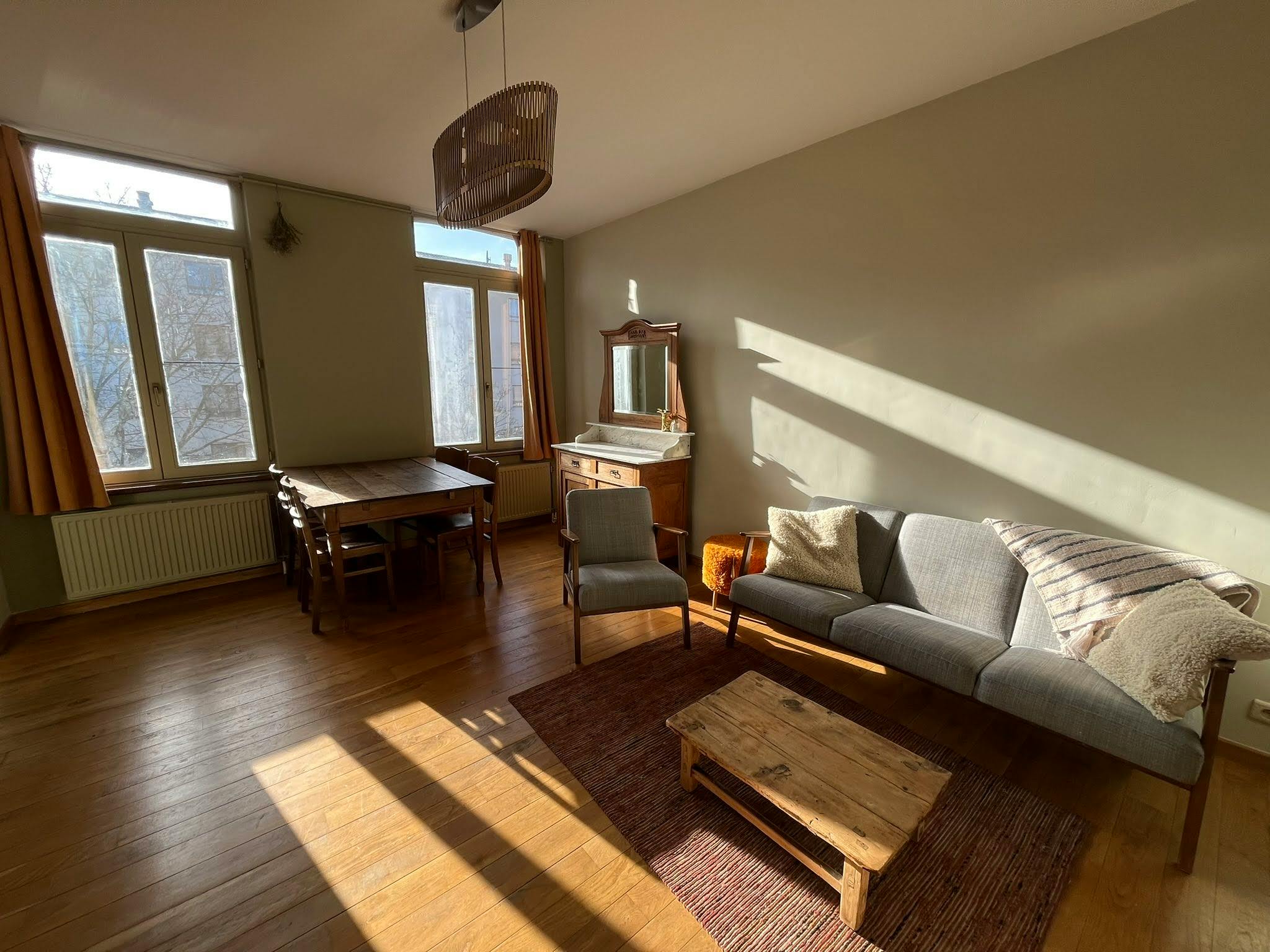 Apartment for rent for €1,100 per month in Brussels, Rue de l'Epée