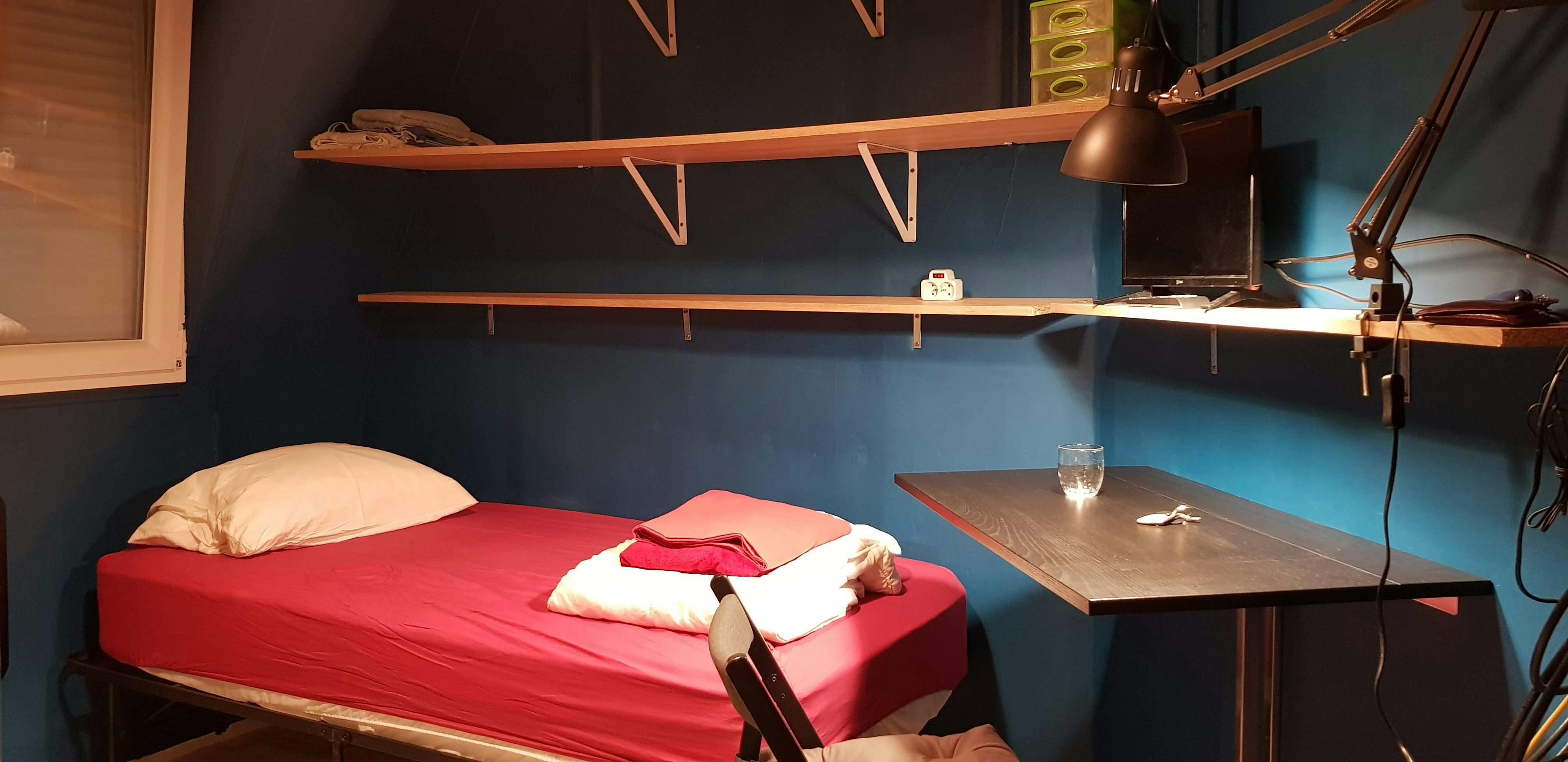 Studio for rent for €750 per month in Paris, Rue des Moines