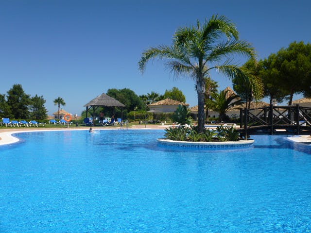 Wohnung zu mieten für 1.999 € pro Monat in Manilva, El Hacho