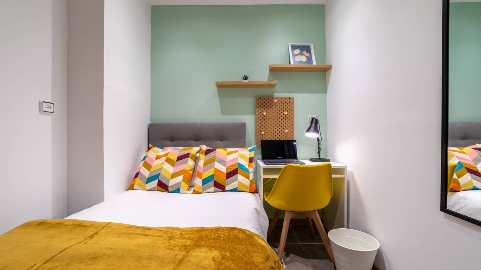 Calle de Atocha, Madrid preview