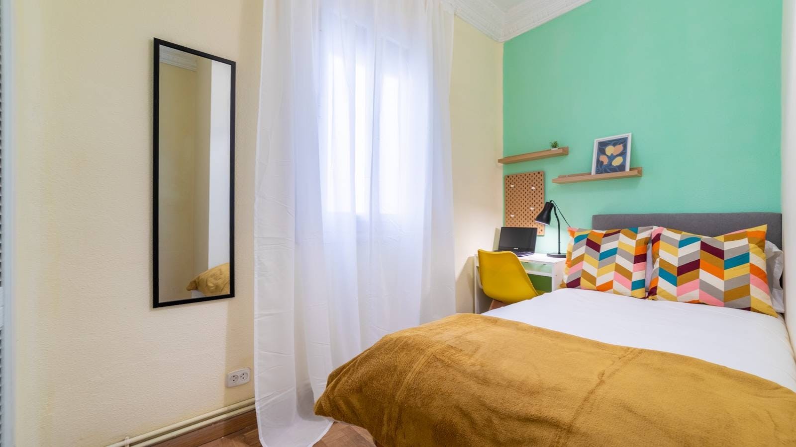 Calle de Atocha, Madrid preview