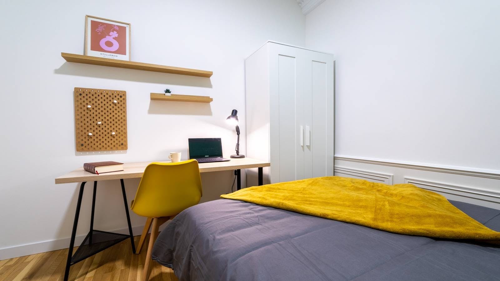 Private room for rent for €510 per month in Madrid, Paseo de la Castellana