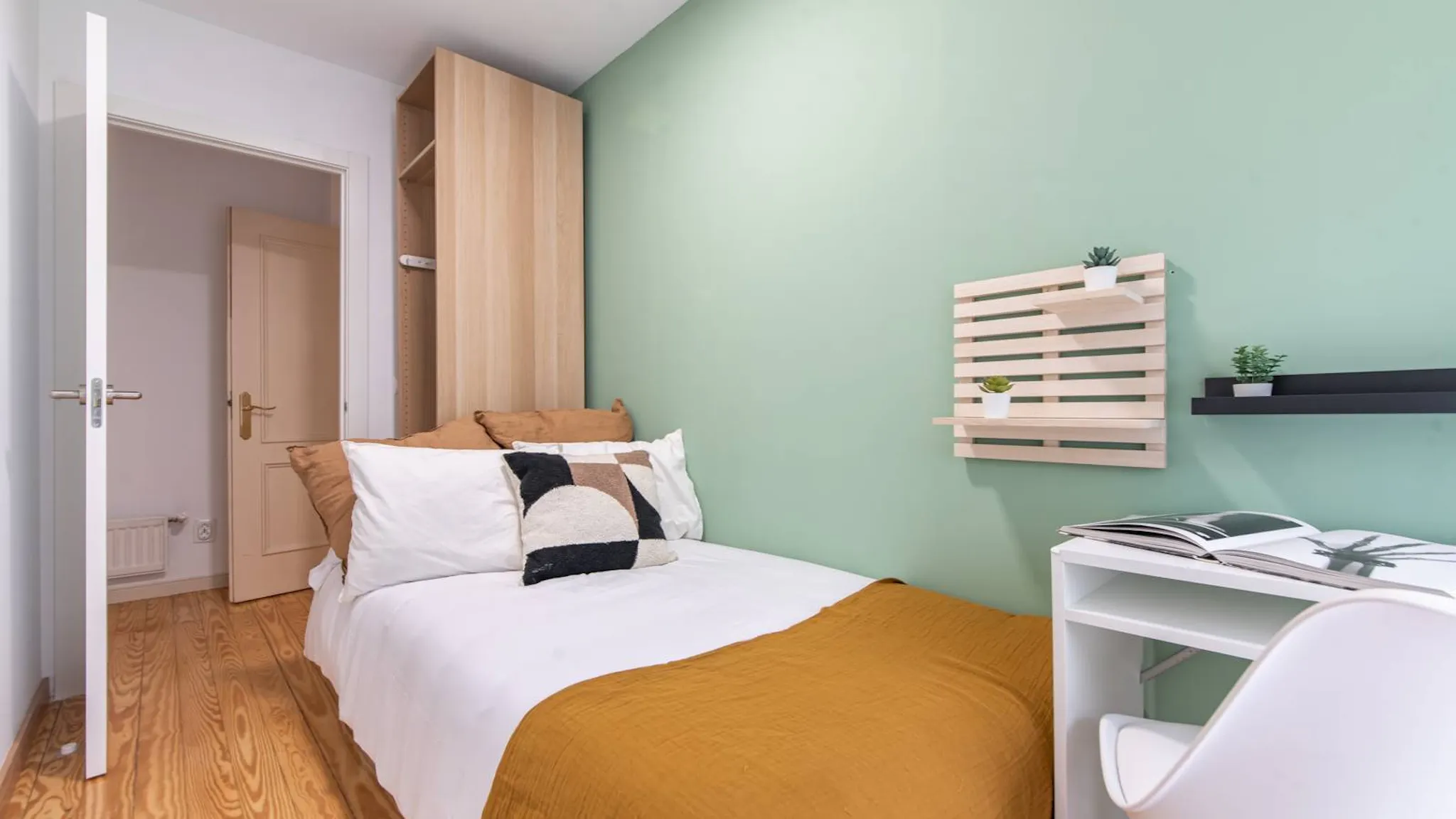 Calle del Abedul, Madrid preview