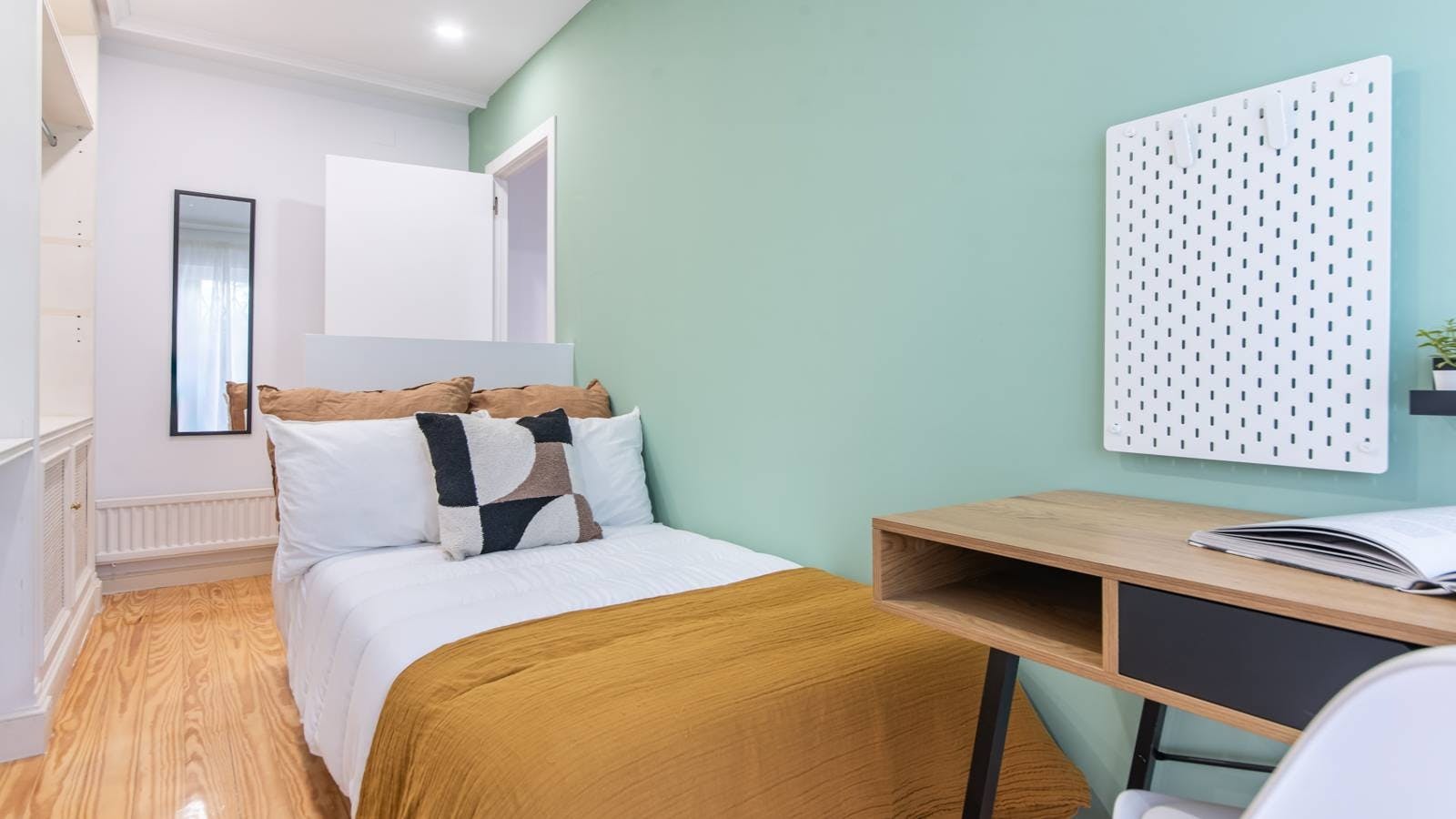 Calle del Abedul, Madrid preview