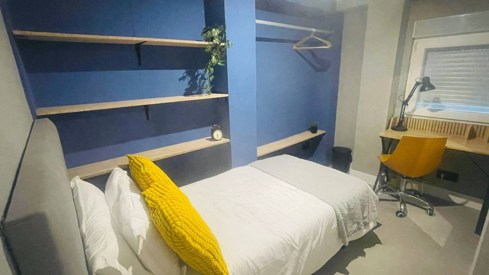 Calle del Abedul, Madrid preview